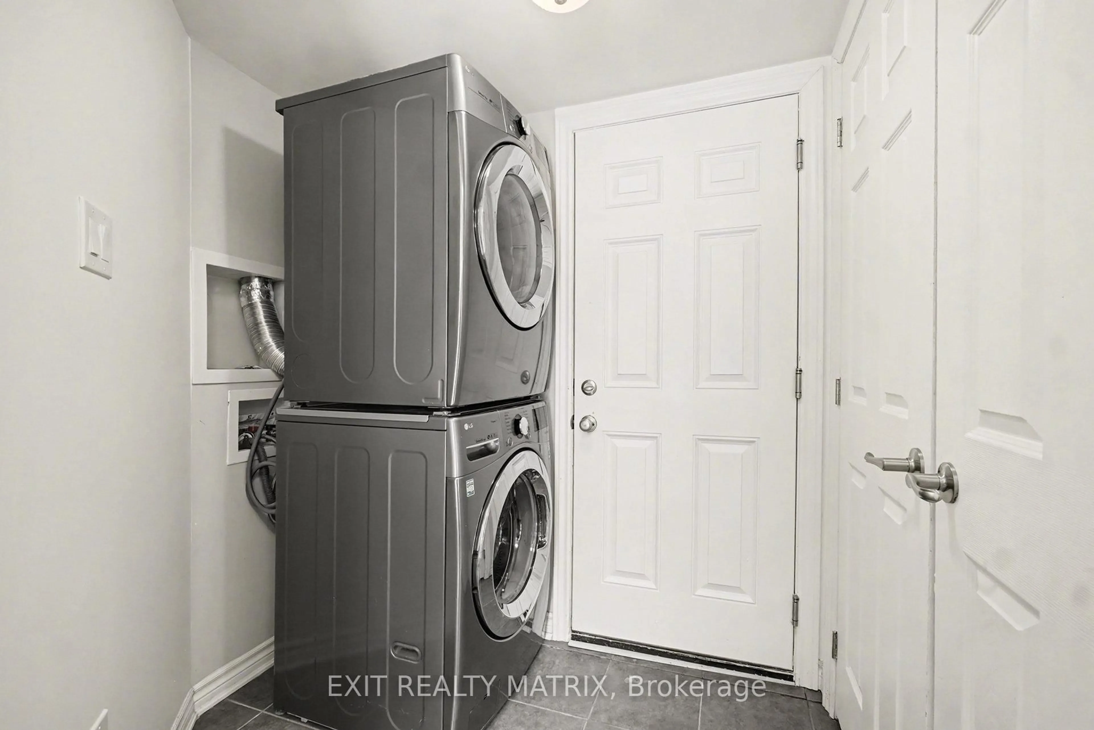 Laundry room for 370 Willow Aster Circ, Ottawa Ontario K4A 1C8