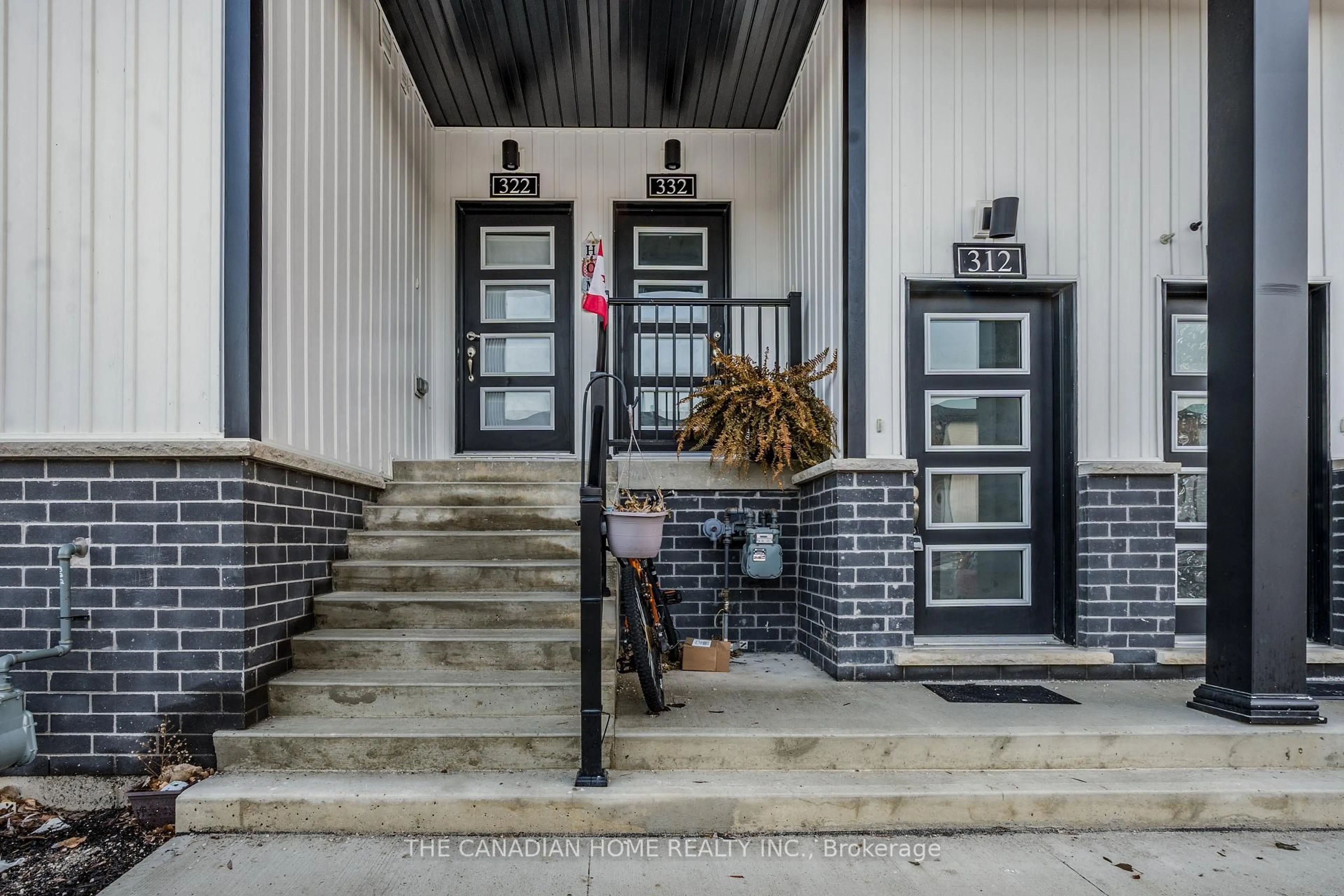 Indoor entryway for 4263 FOURTH Ave #UNIT 332, Niagara Falls Ontario L2E 0C2
