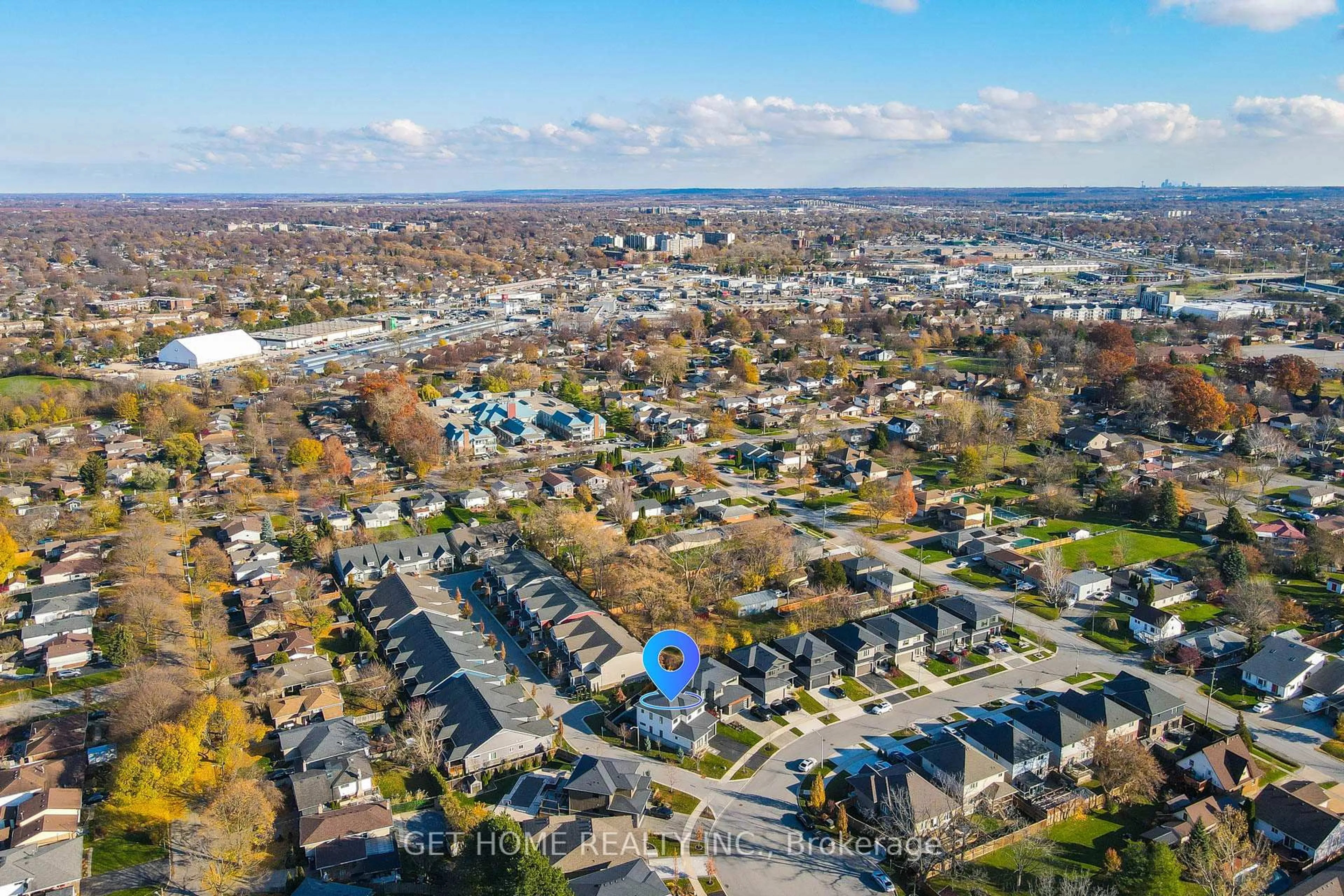A pic from outside/outdoor area/front of a property/back of a property/a pic from drone, street for 16 Olde School Crt, St. Catharines Ontario L2N 0B1