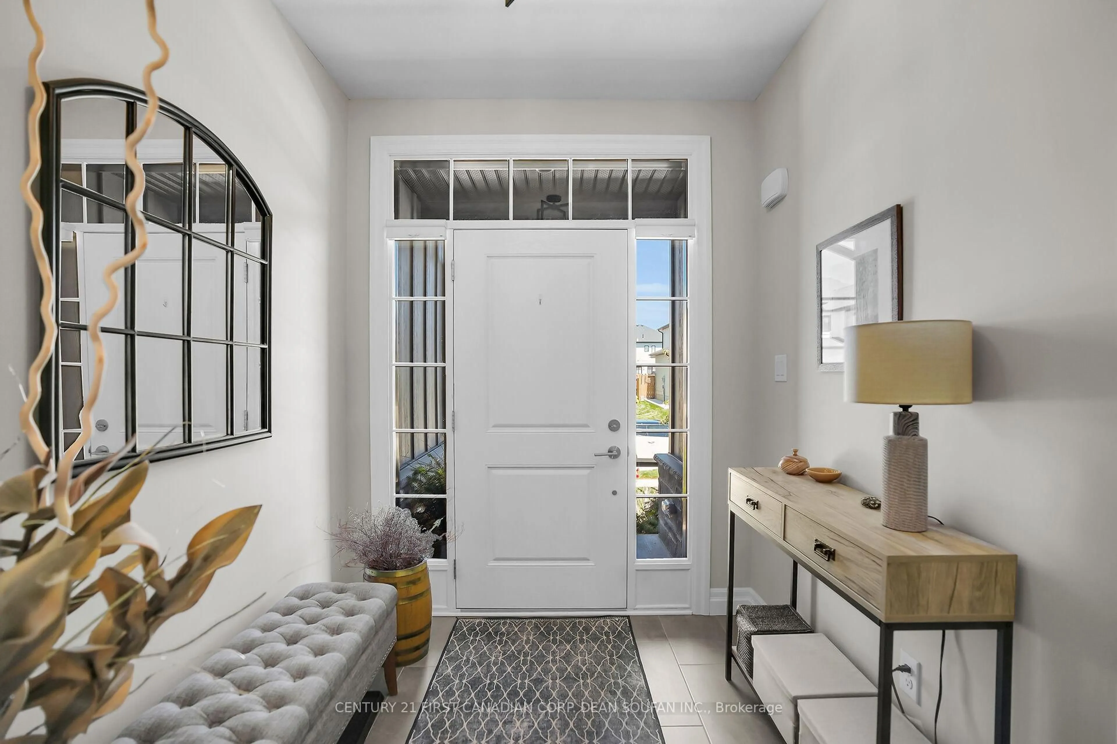 Indoor entryway for 6521 French Ave, London South Ontario N6P 0G5