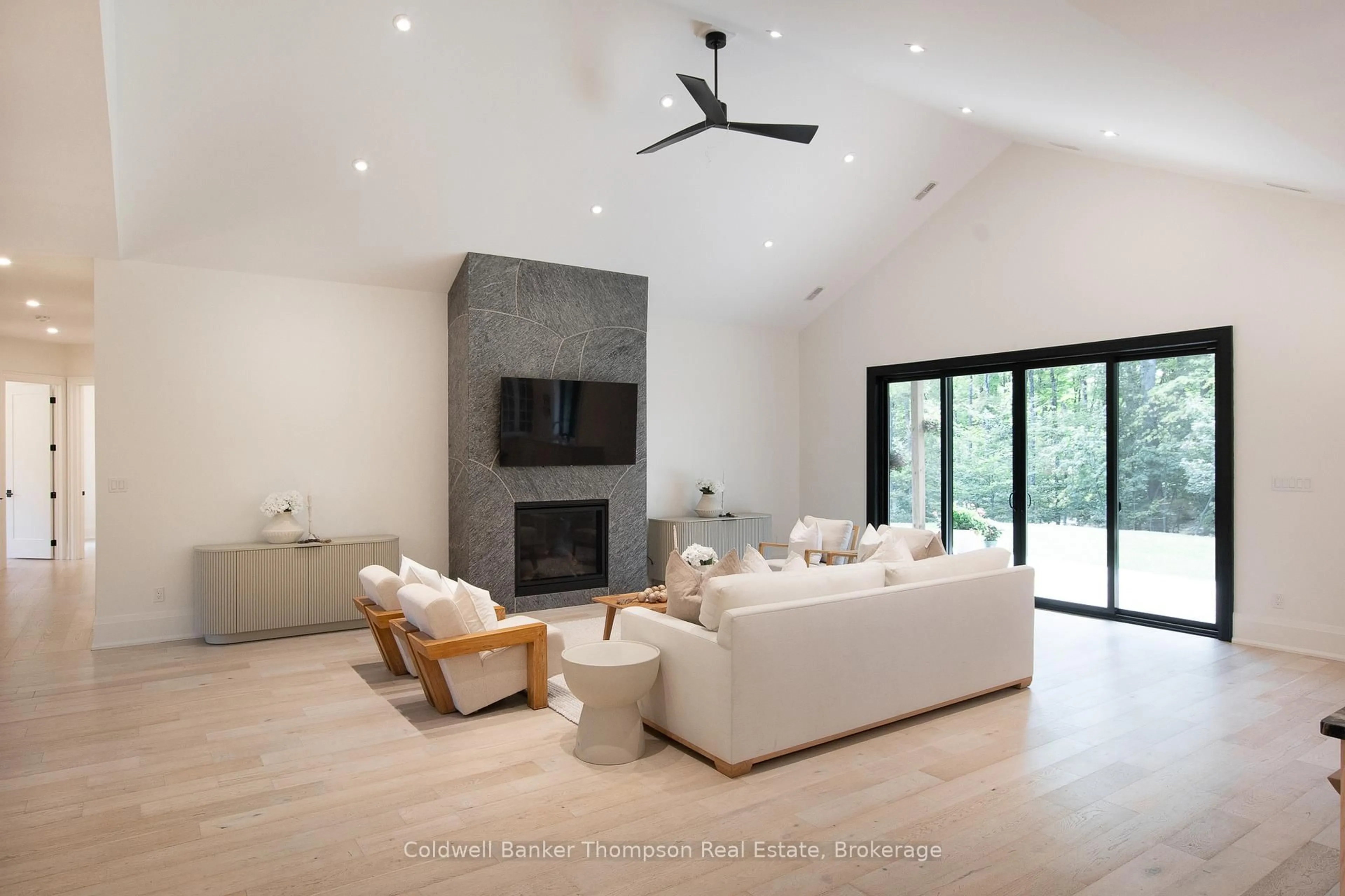 Living room with furniture, unknown for 6 Royal Oak Cres, Huntsville Ontario P1H 0A8