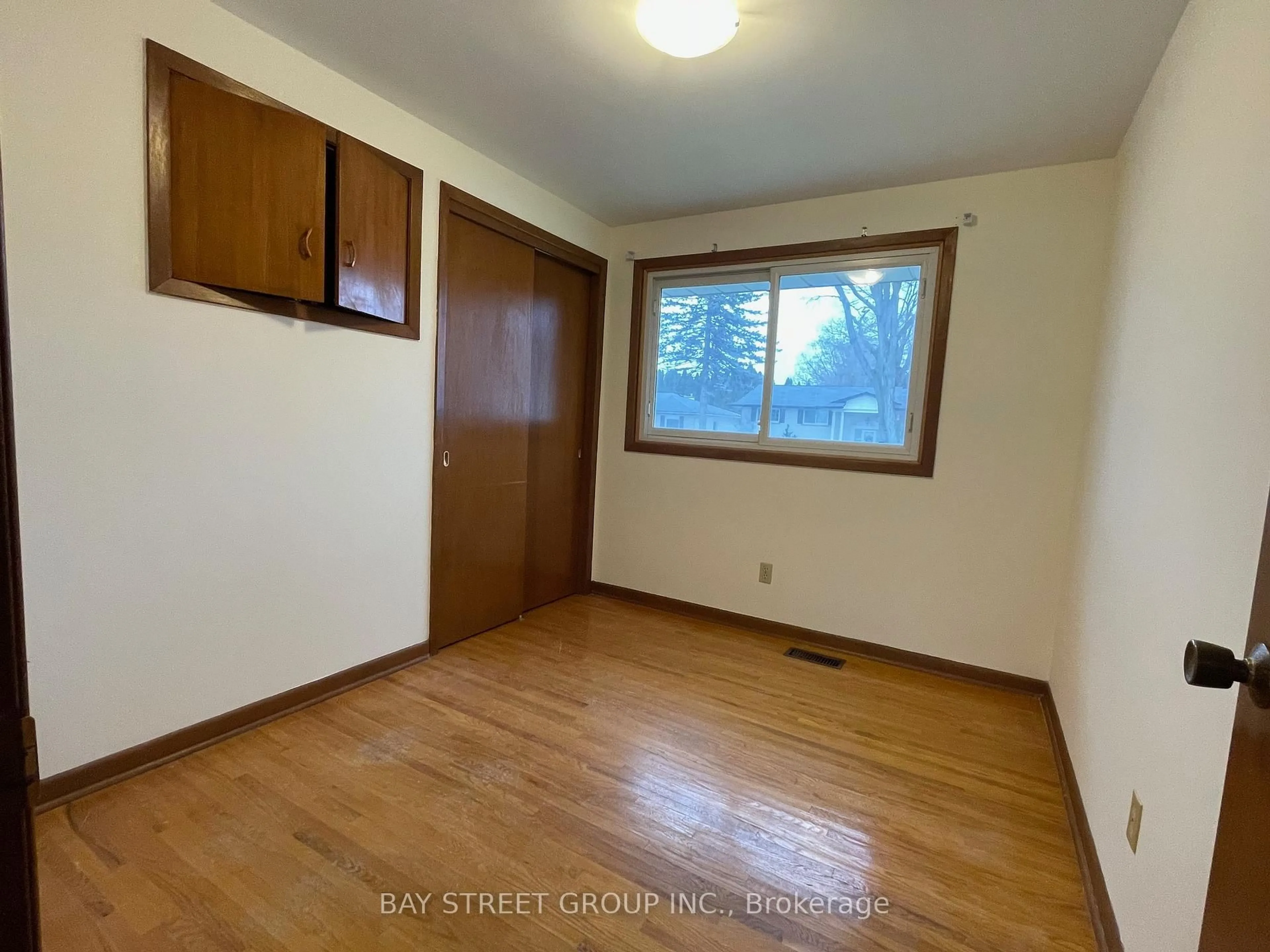 A pic of a room for 6826 Stokes St, Niagara Falls Ontario L2G 2H3