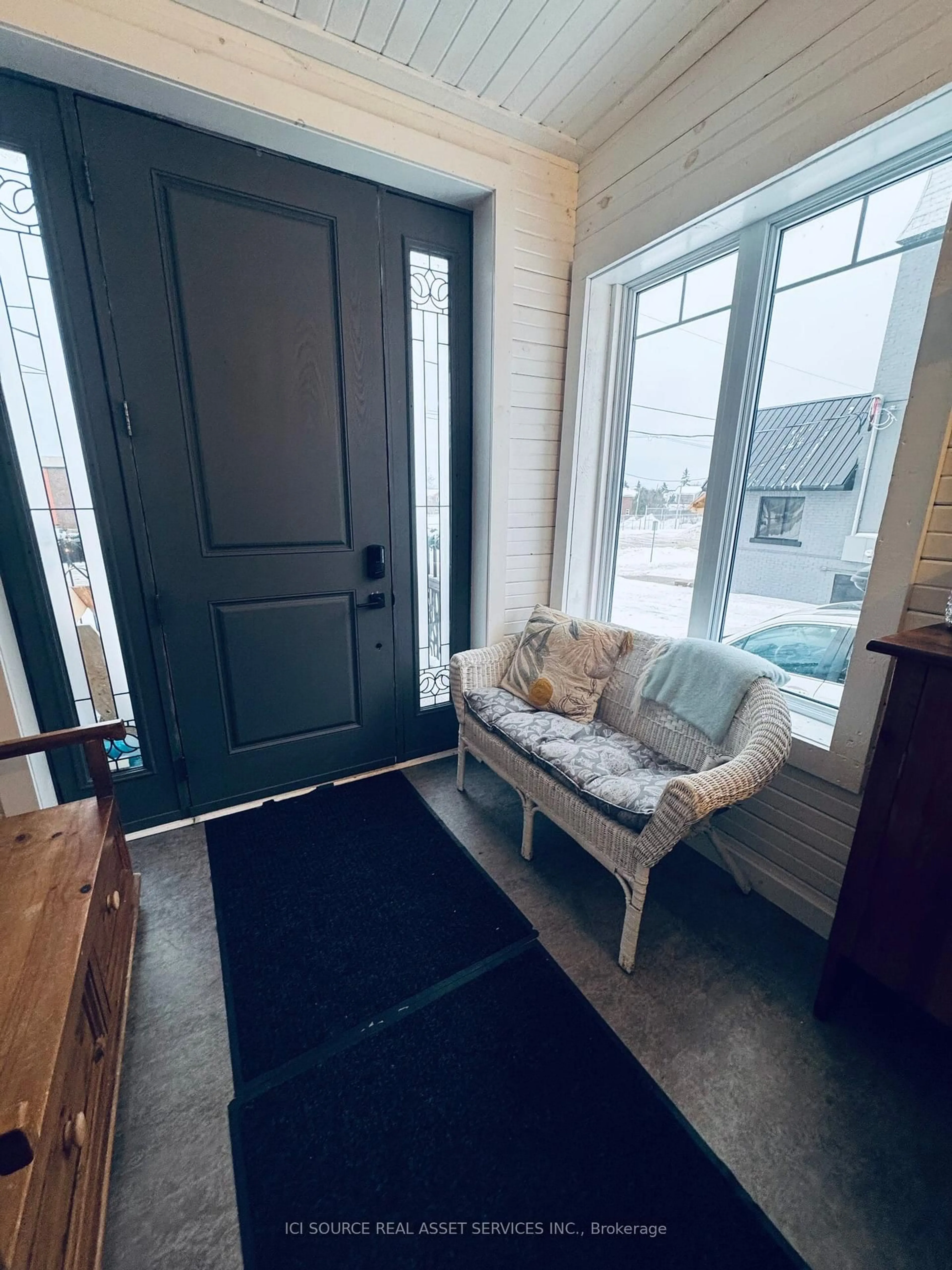 Indoor entryway for 40 Michigan Ave, Blind River Ontario P0R 1B0