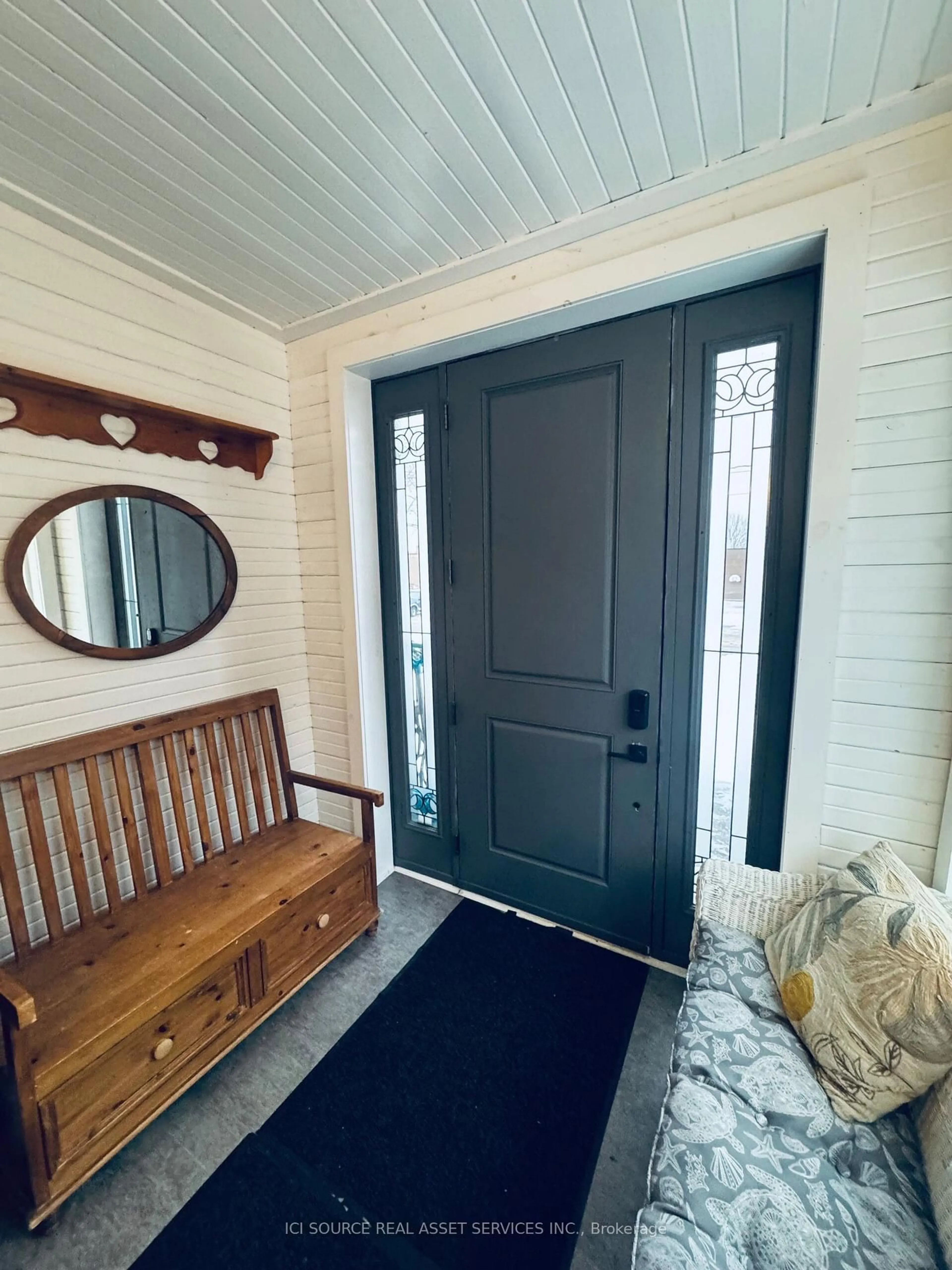 Indoor entryway for 40 Michigan Ave, Blind River Ontario P0R 1B0