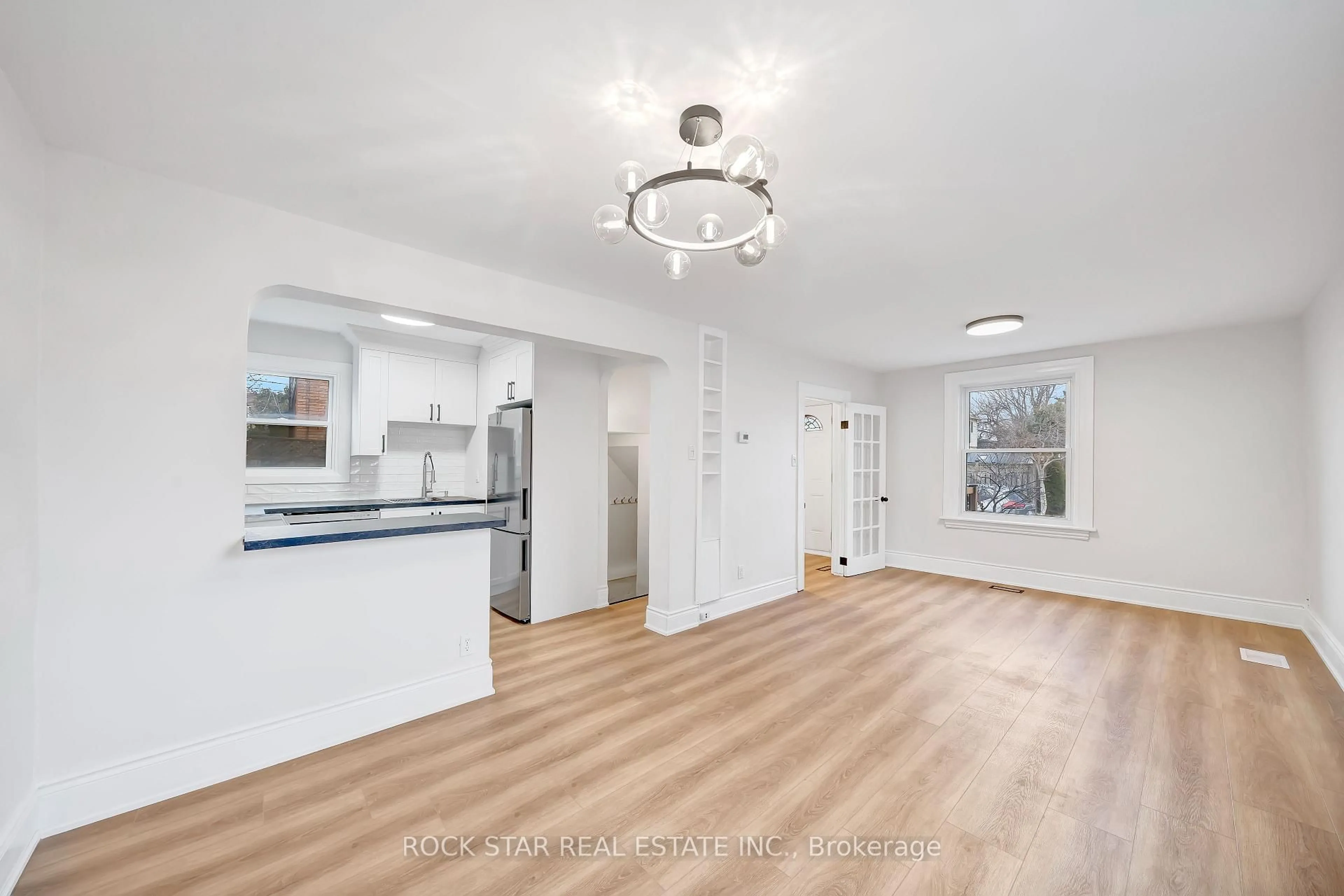 Open concept kitchen, unknown for 73 Peter St, Hamilton Ontario L8R 1T4