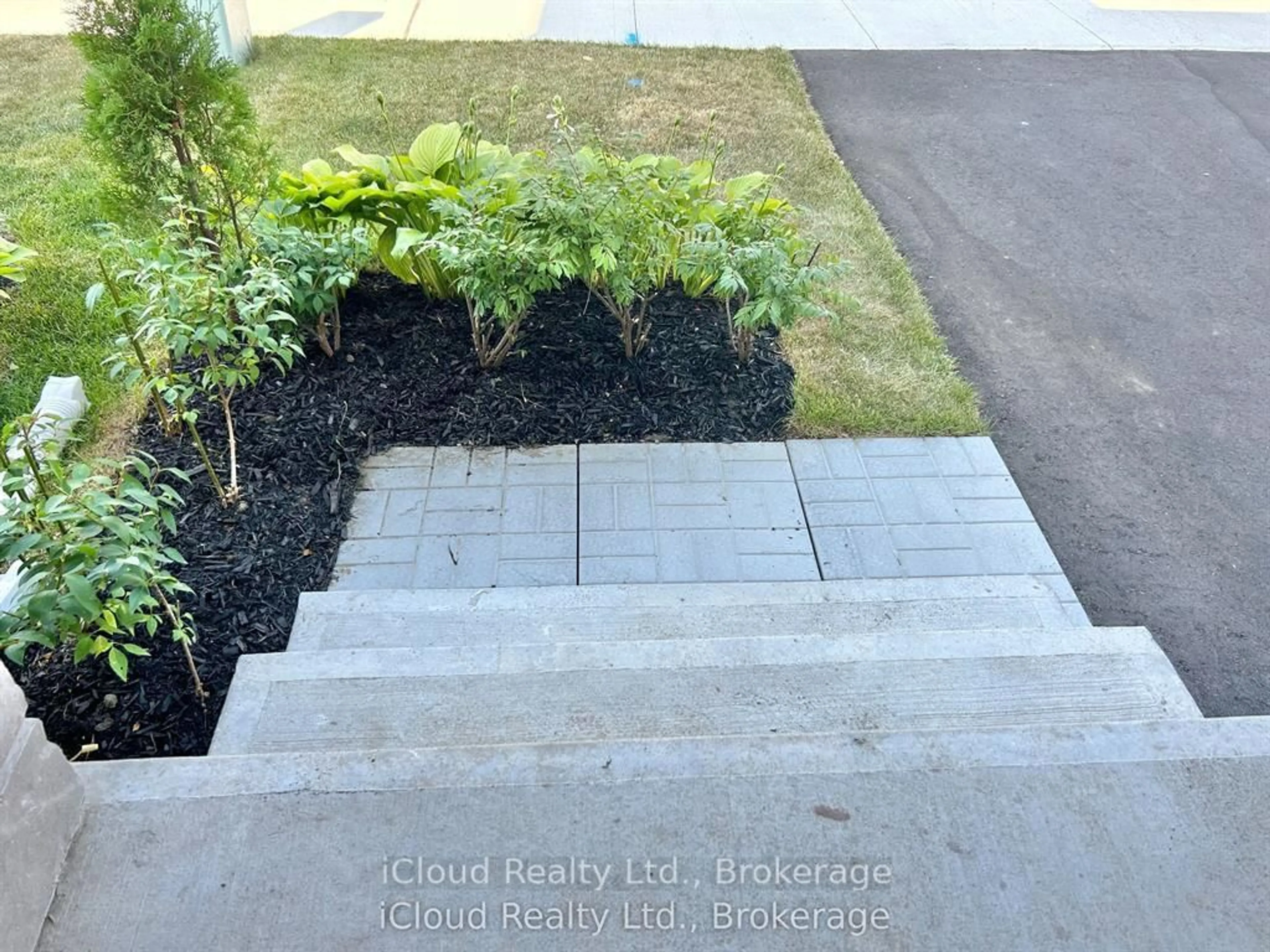 Unknown for 19 Edminston Dr, Centre Wellington Ontario N1M 0J3