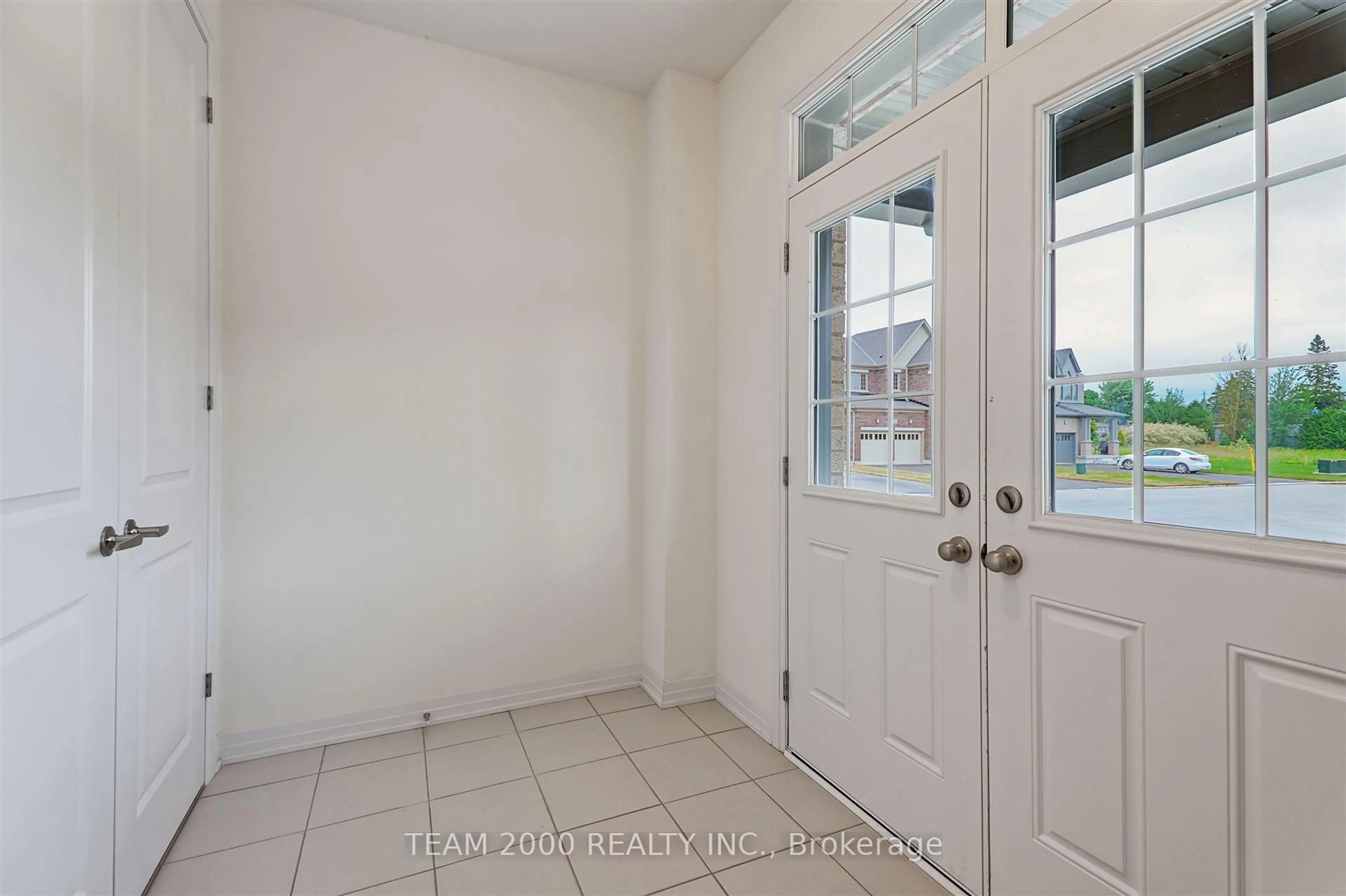 Indoor entryway for 100 Dingman St, Wellington North Ontario N0G 1A0