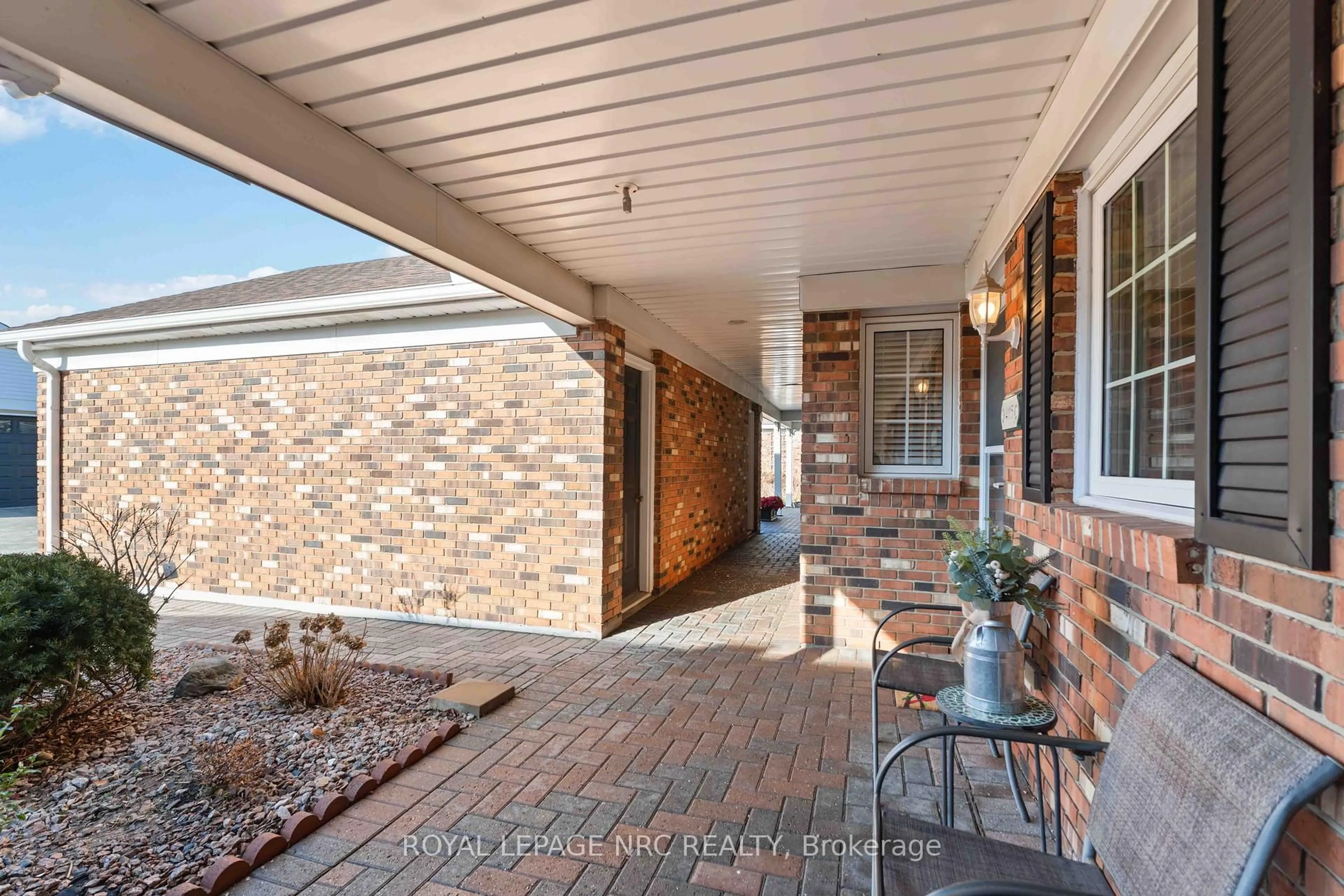 Home with brick exterior material, street for 4115 Apple Blossom Lane, Lincoln Ontario L0R 2C0