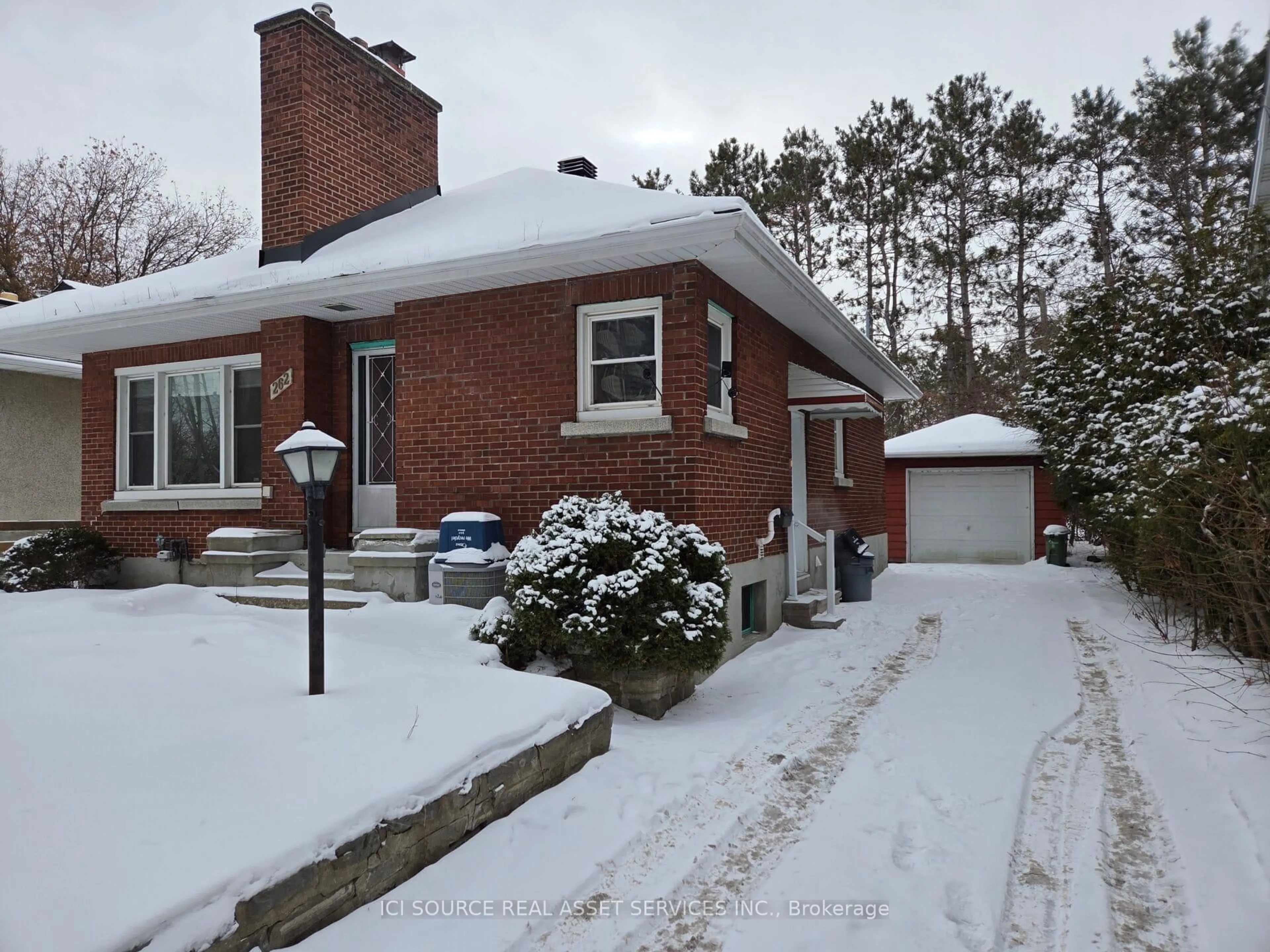 Home with brick exterior material, street for 262 Dale Ave, Ottawa Ontario K1G 0H5