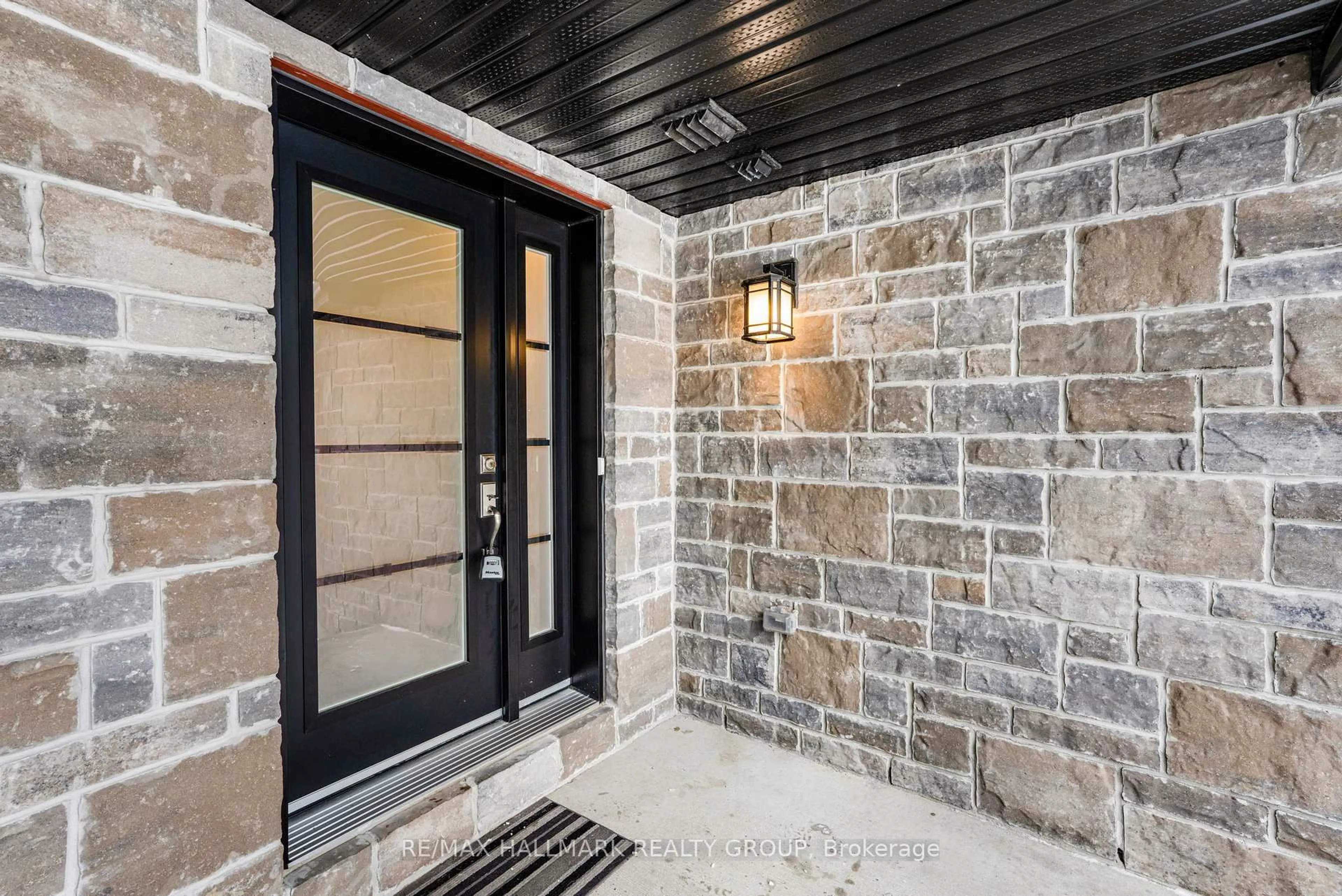 Indoor entryway for 242 DION Ave, Clarence-Rockland Ontario K4K 0M3