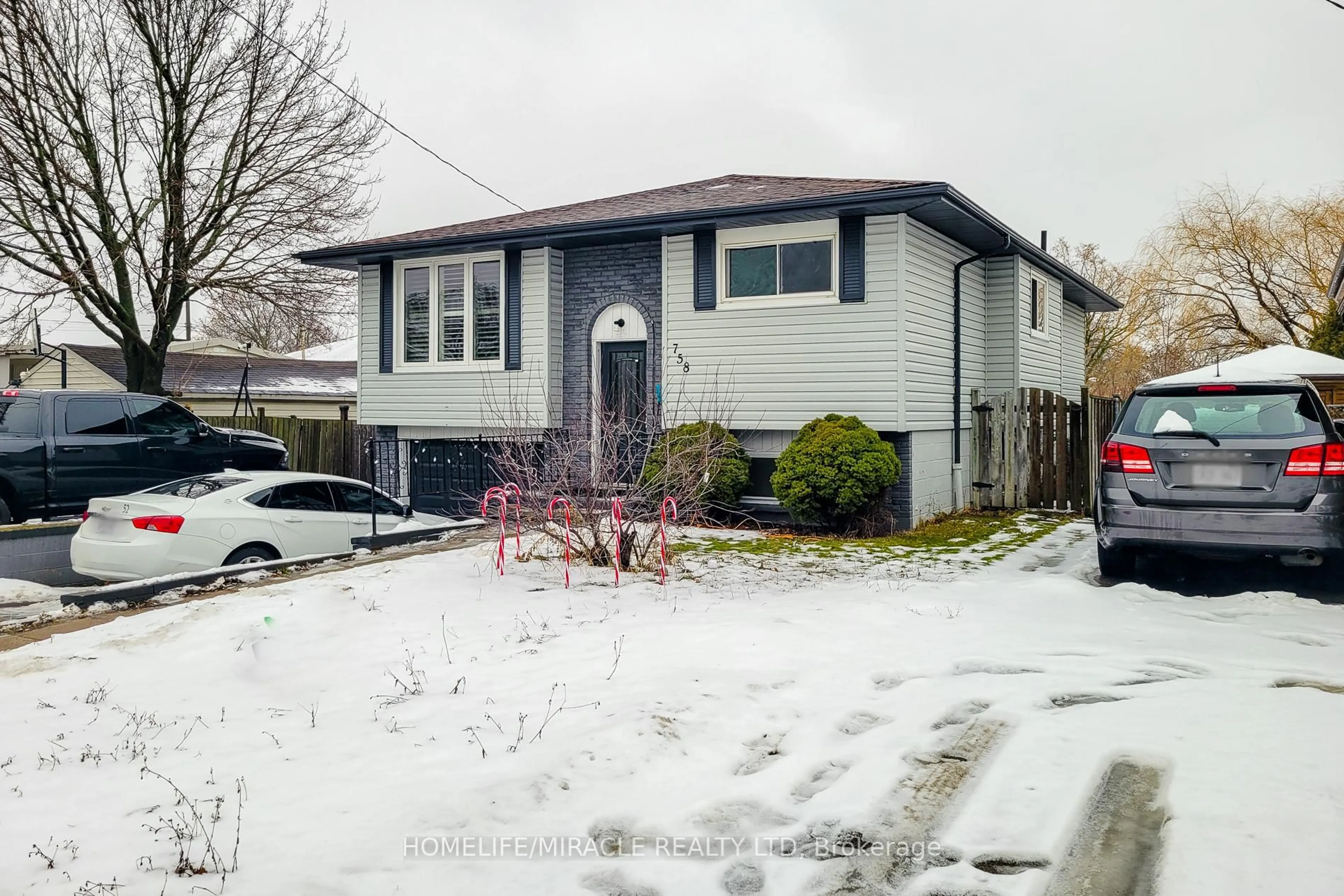 Home with vinyl exterior material, street for 758 Stone Church Rd, Hamilton Ontario L8W 1A8