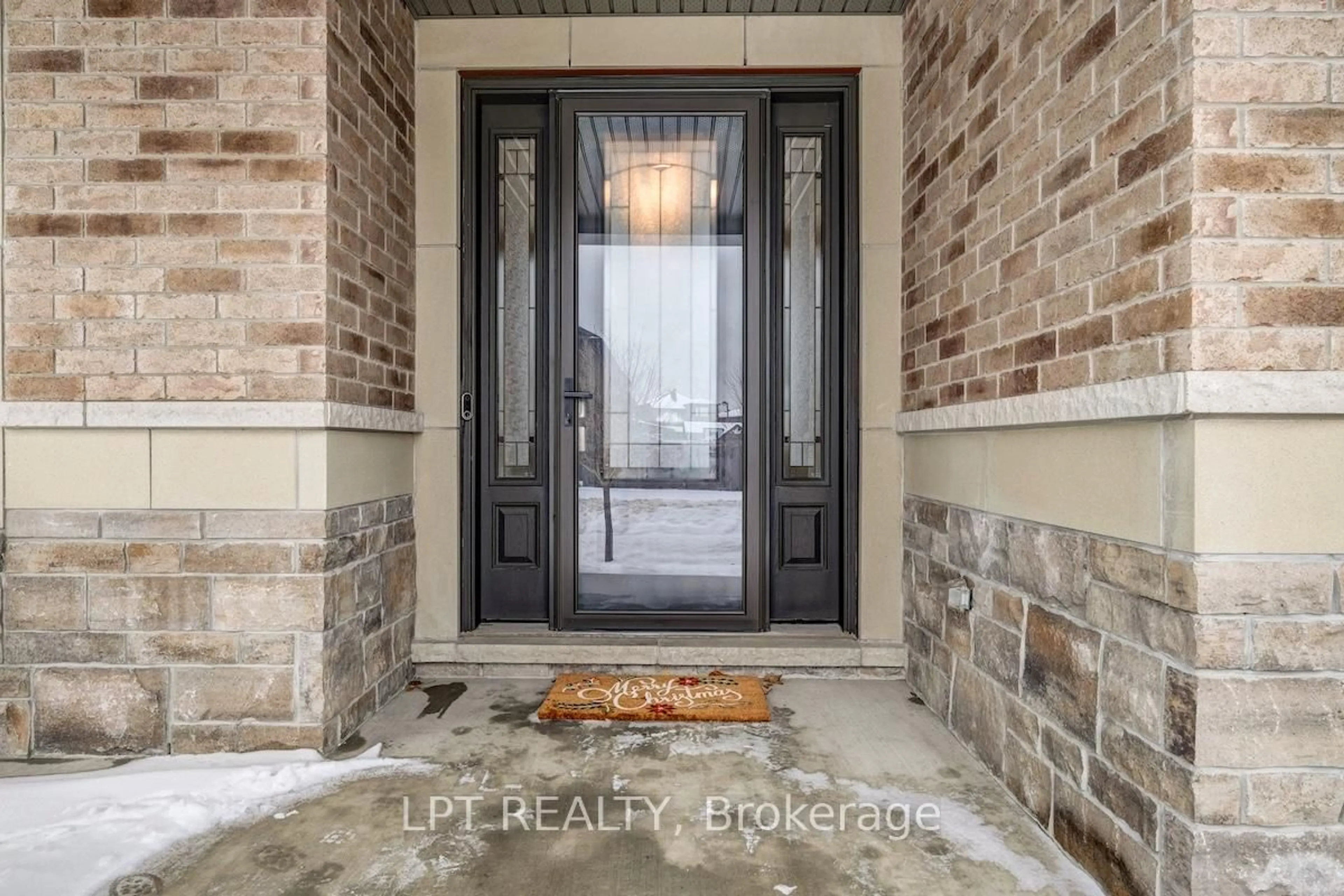 Indoor entryway for 122 Spindrift Circ, Manotick Ontario K4M 0G4