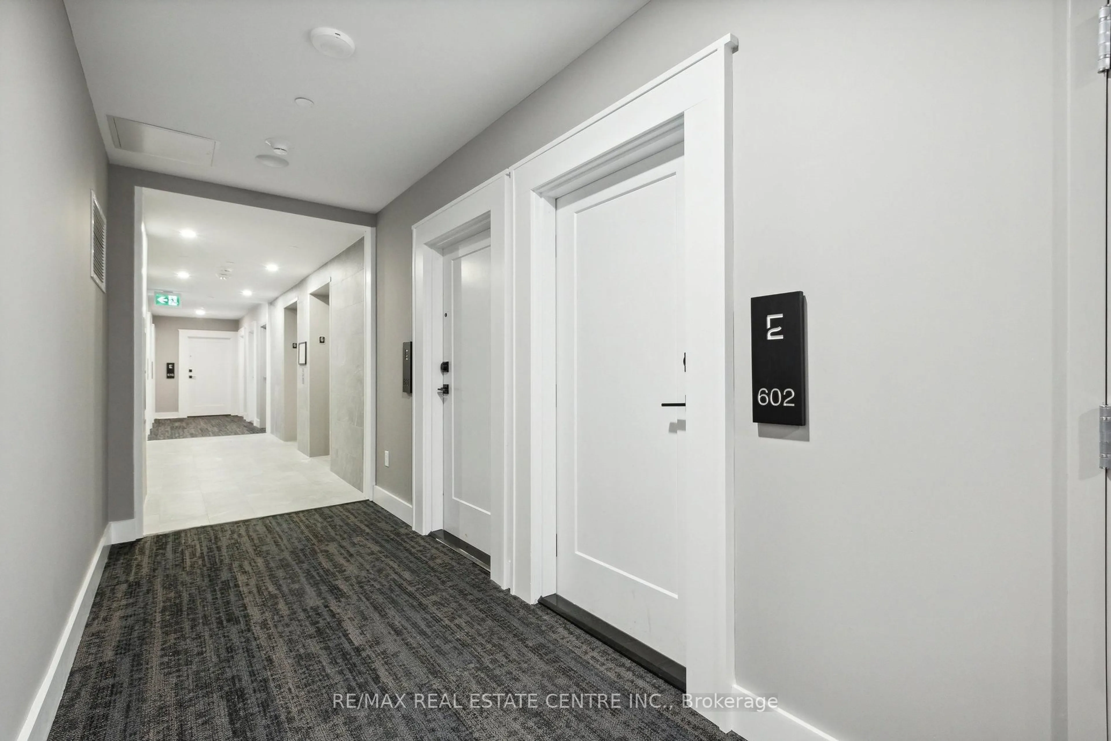 Indoor foyer for 71 Wyndham St #602, Guelph Ontario N1E 5R3