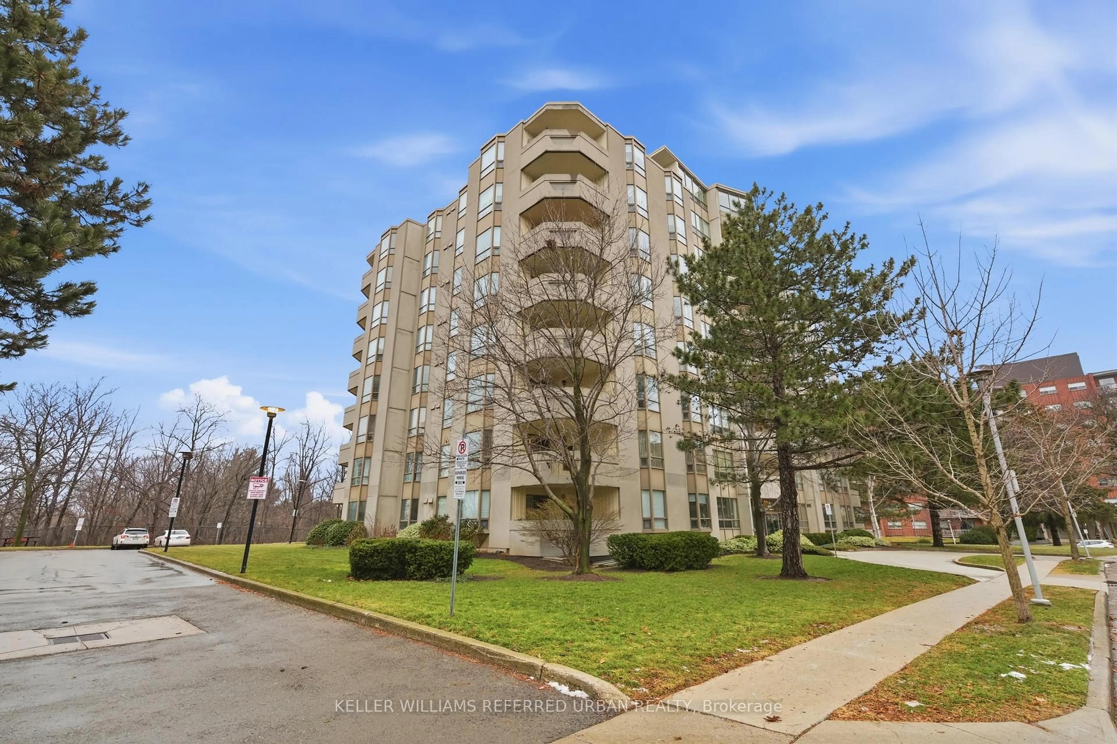 Unknown for 8 Village Green #208, Hamilton Ontario L8G 5B8