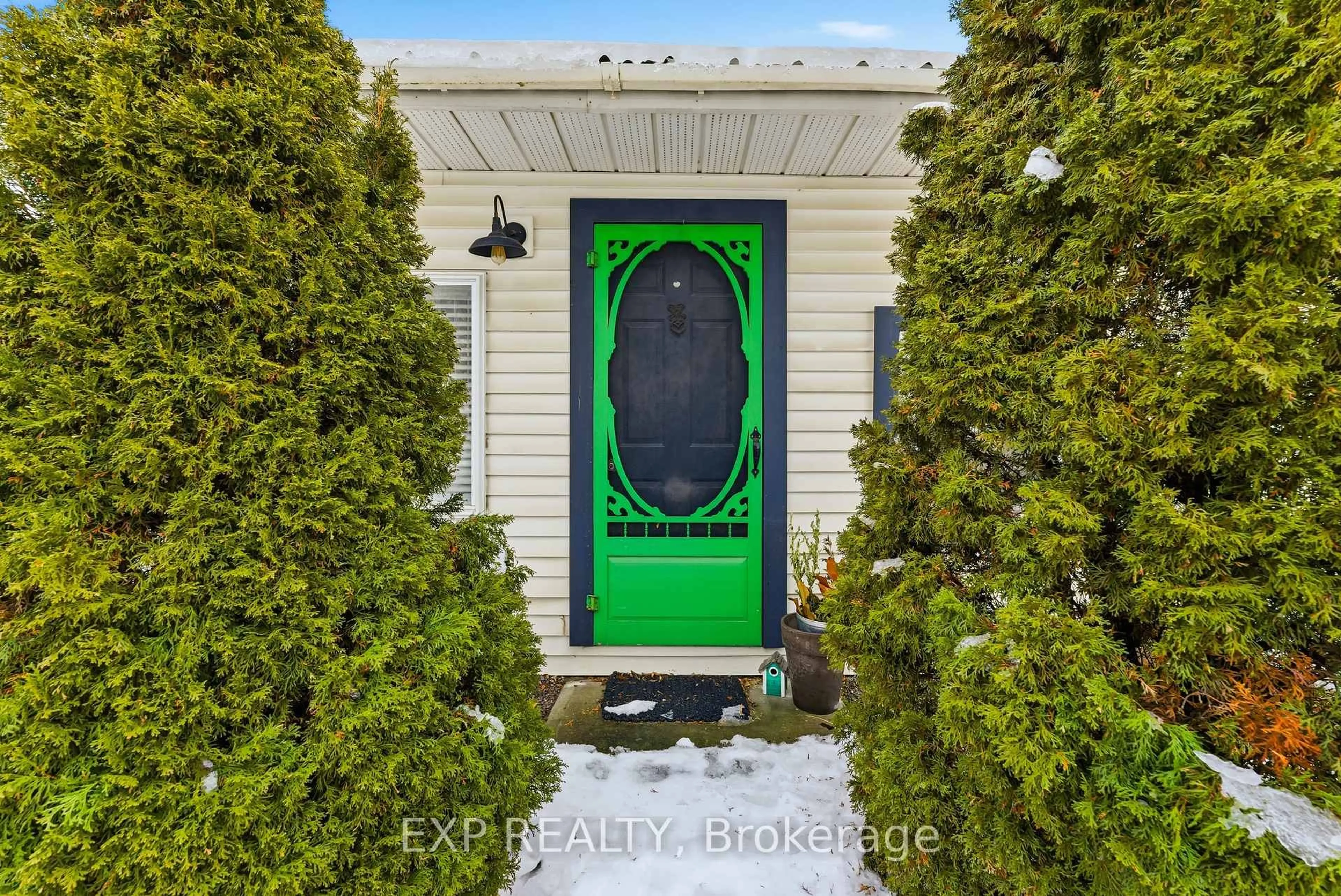 Indoor entryway for 41 Lake St, Prince Edward County Ontario K0K 2T0