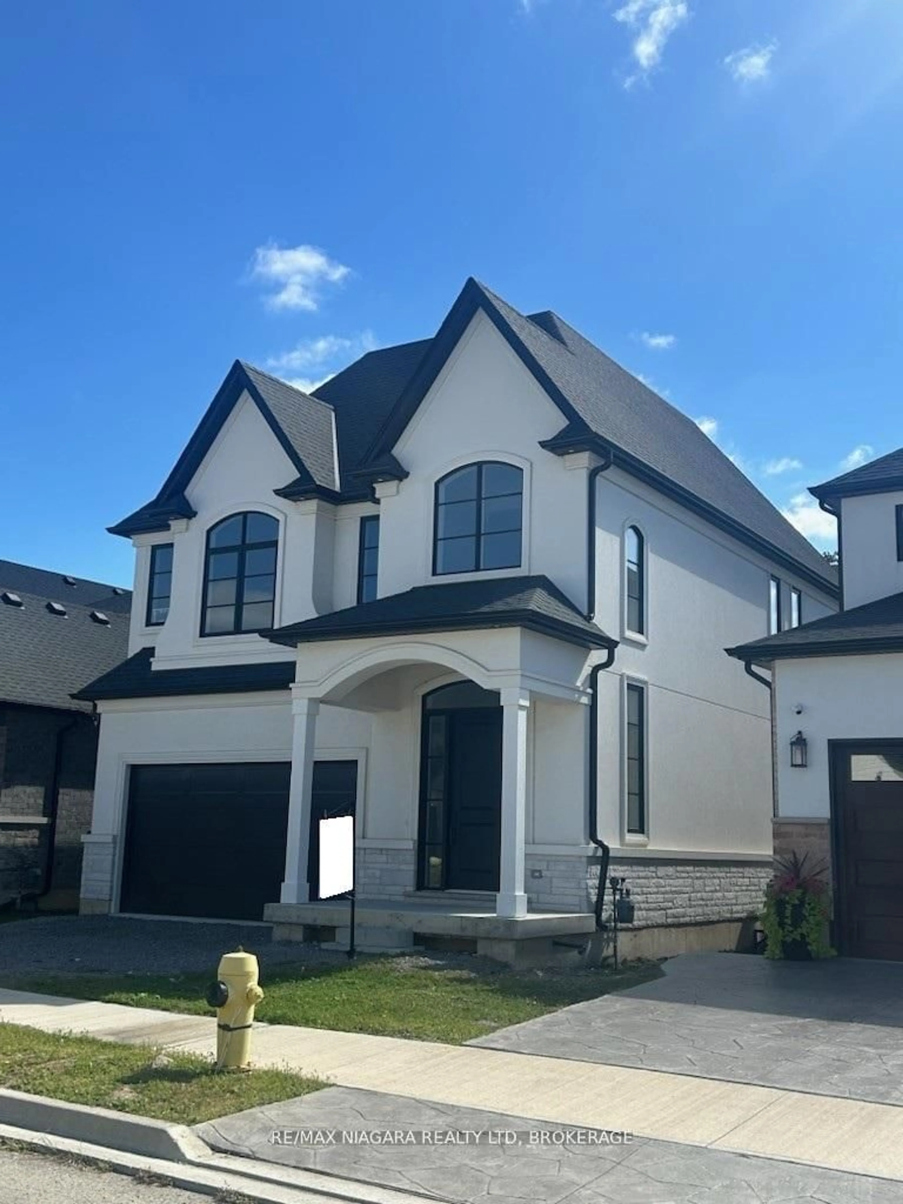 Home with brick exterior material, street for 21 Ivy Cres, Thorold Ontario L2V 0J9