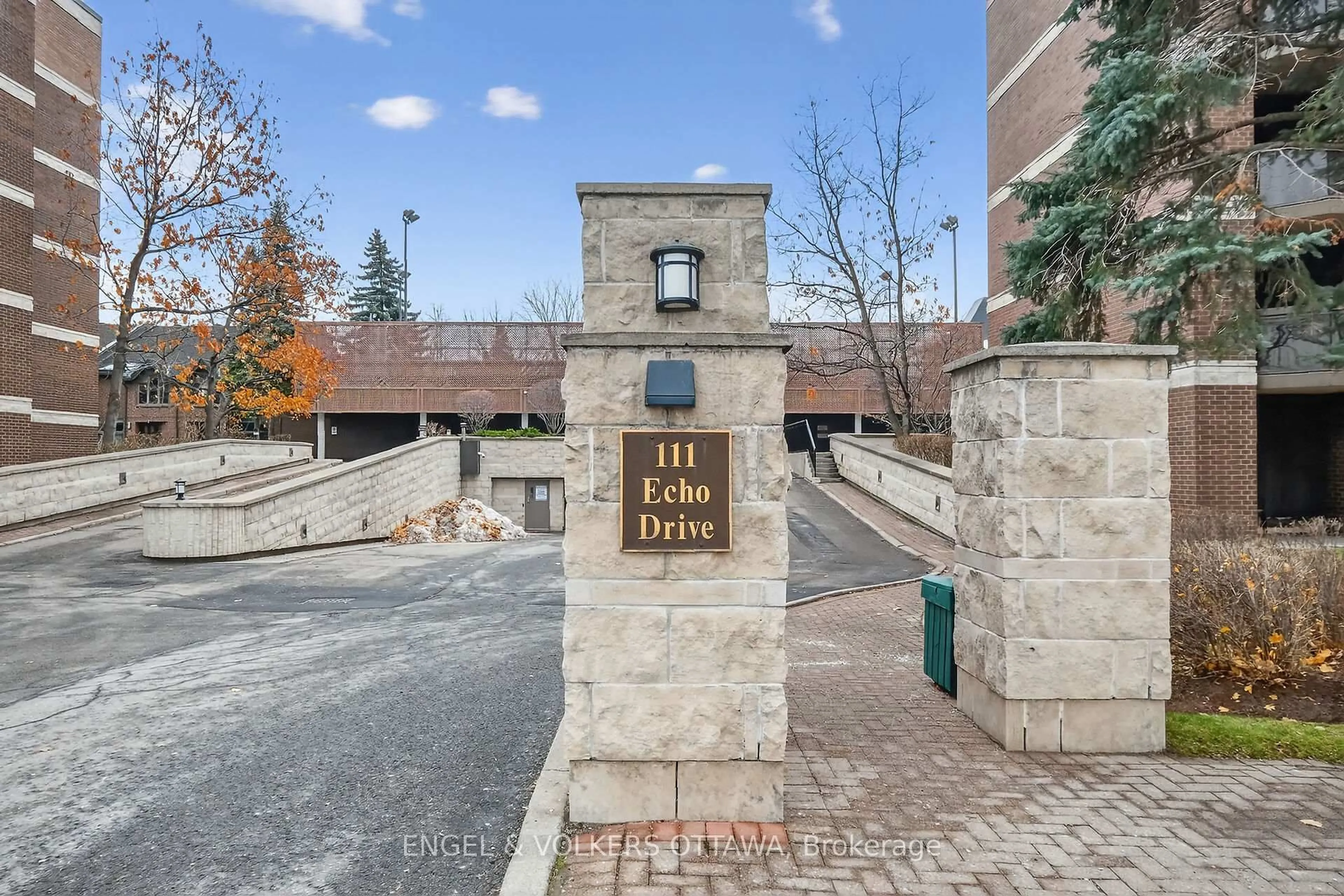 Unknown for 111 Echo Dr #C8, Ottawa Ontario K1S 5K8