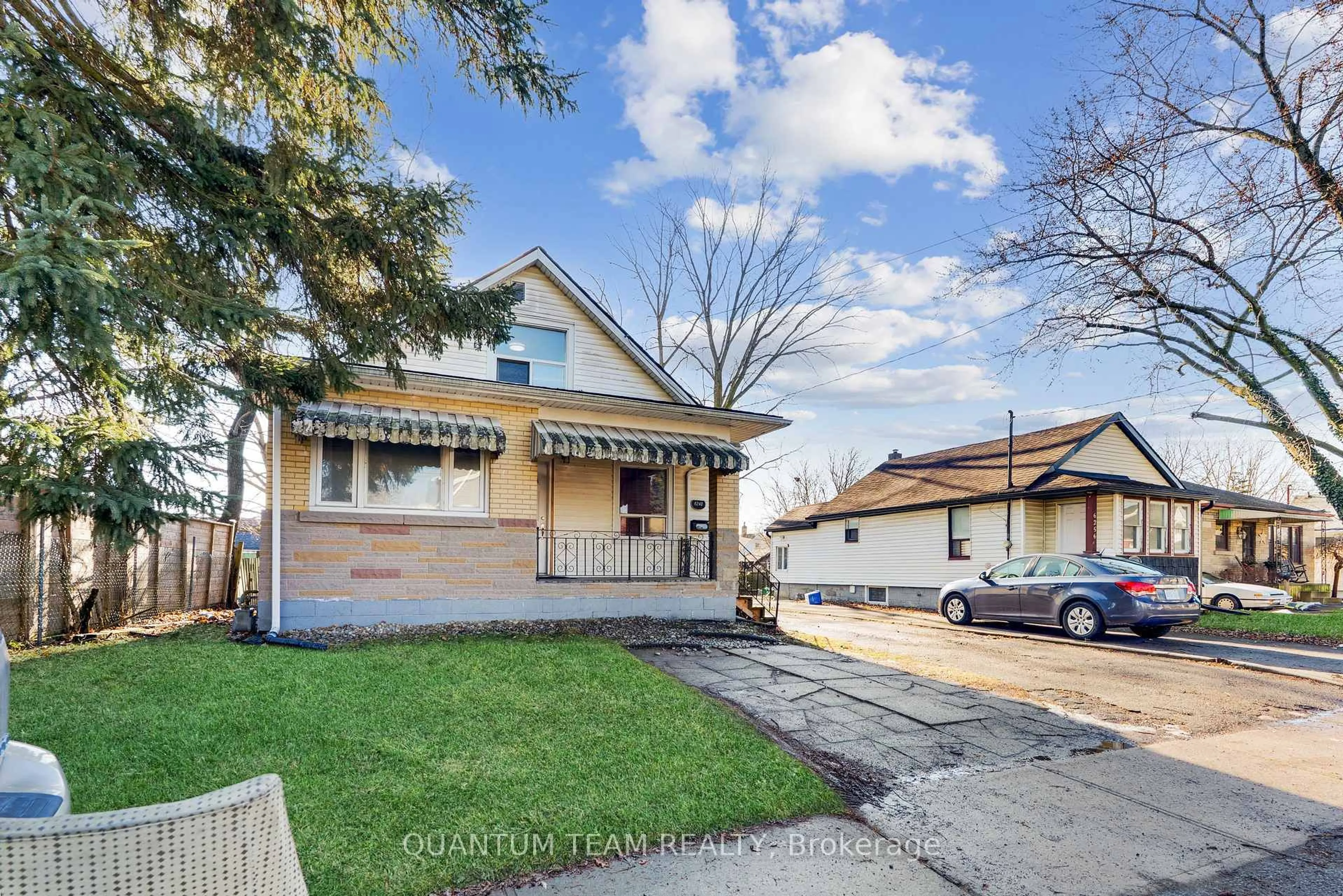A pic from outside/outdoor area/front of a property/back of a property/a pic from drone, street for 6248 Monroe St, Niagara Falls Ontario L2G 2G8