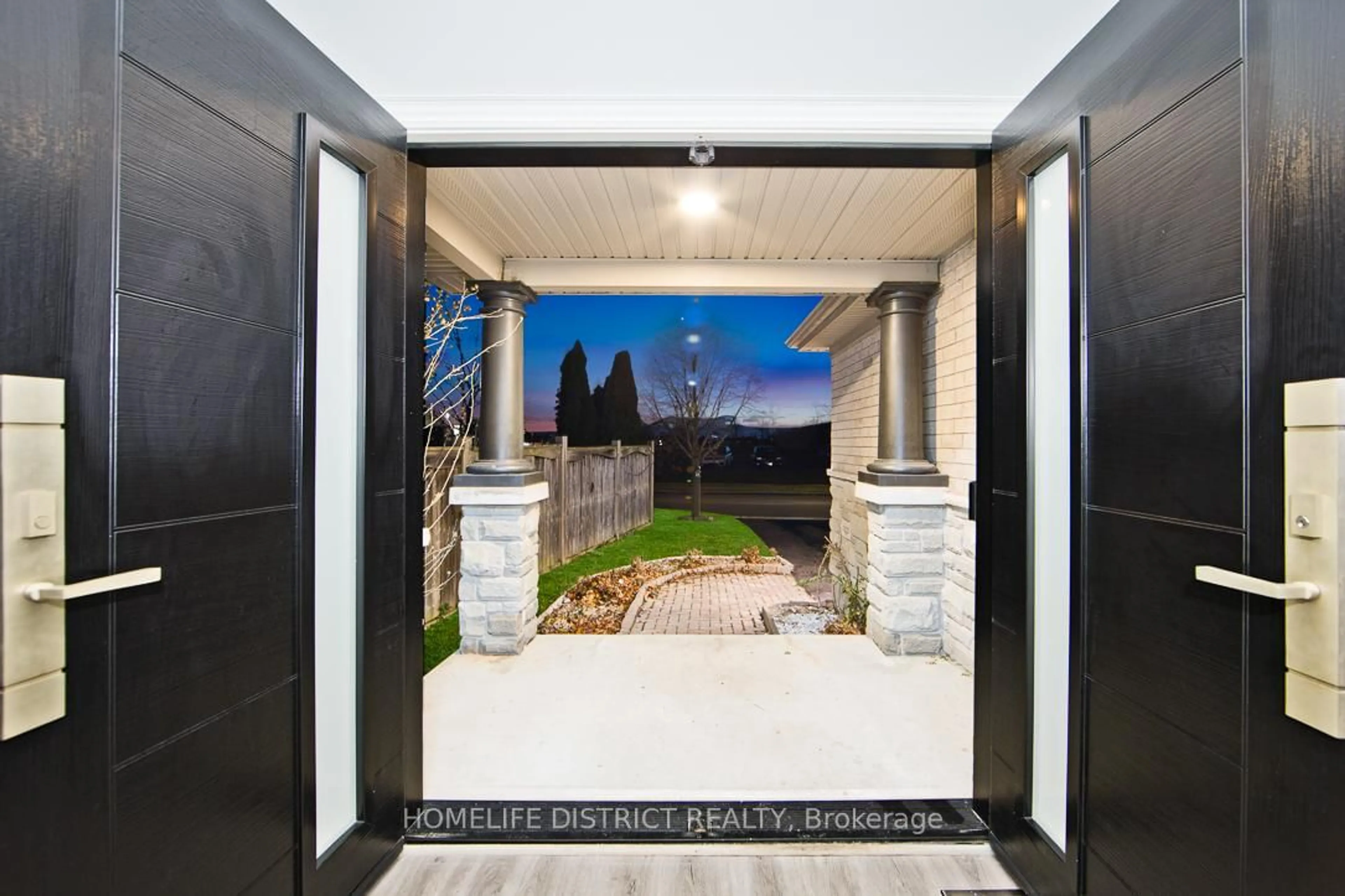 Indoor foyer for 74 Hall Ave, Guelph Ontario N1L 0B2