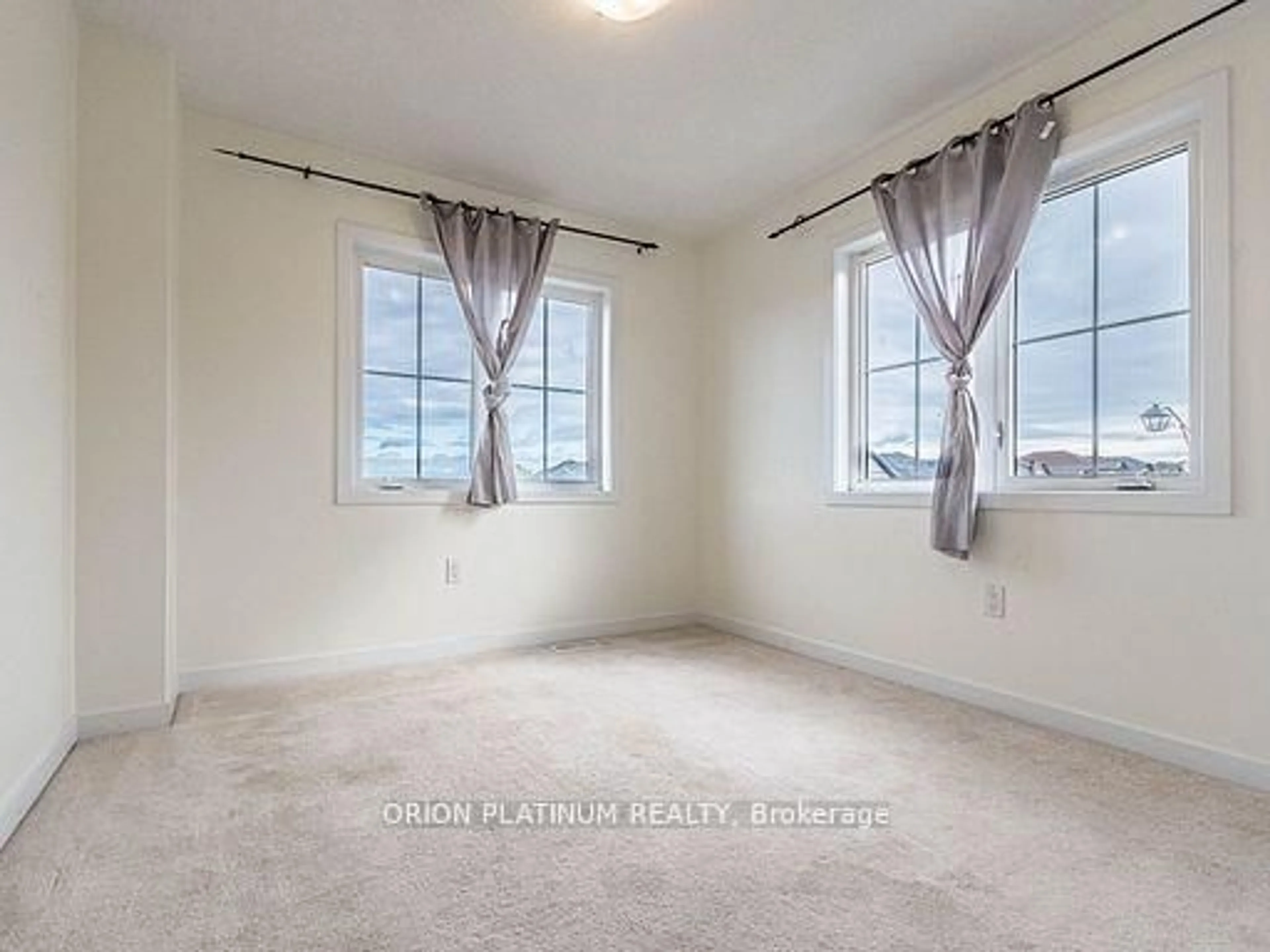 A pic of a room for 135 Pagebrook Cres, Hamilton Ontario L8J 0K7