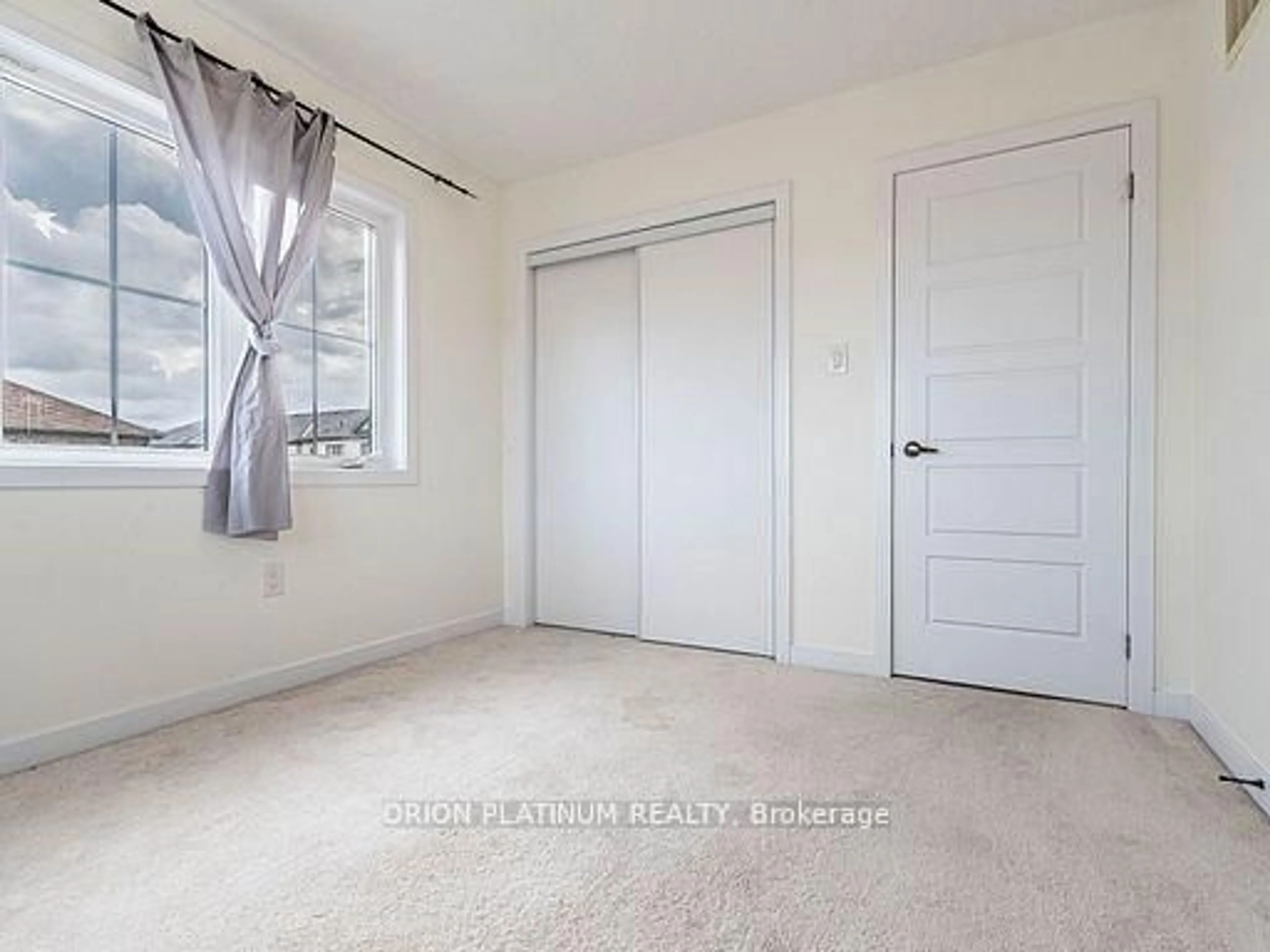 A pic of a room for 135 Pagebrook Cres, Hamilton Ontario L8J 0K7