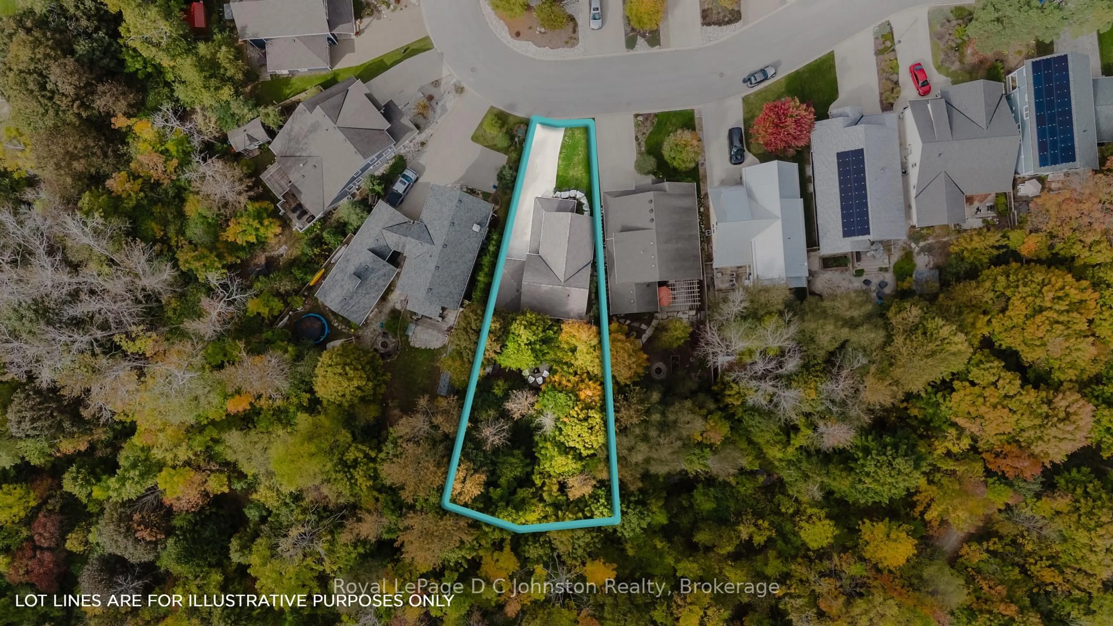 A pic from outside/outdoor area/front of a property/back of a property/a pic from drone, street for 81 Cedar Bush Dr, Saugeen Shores Ontario N0H 2L0