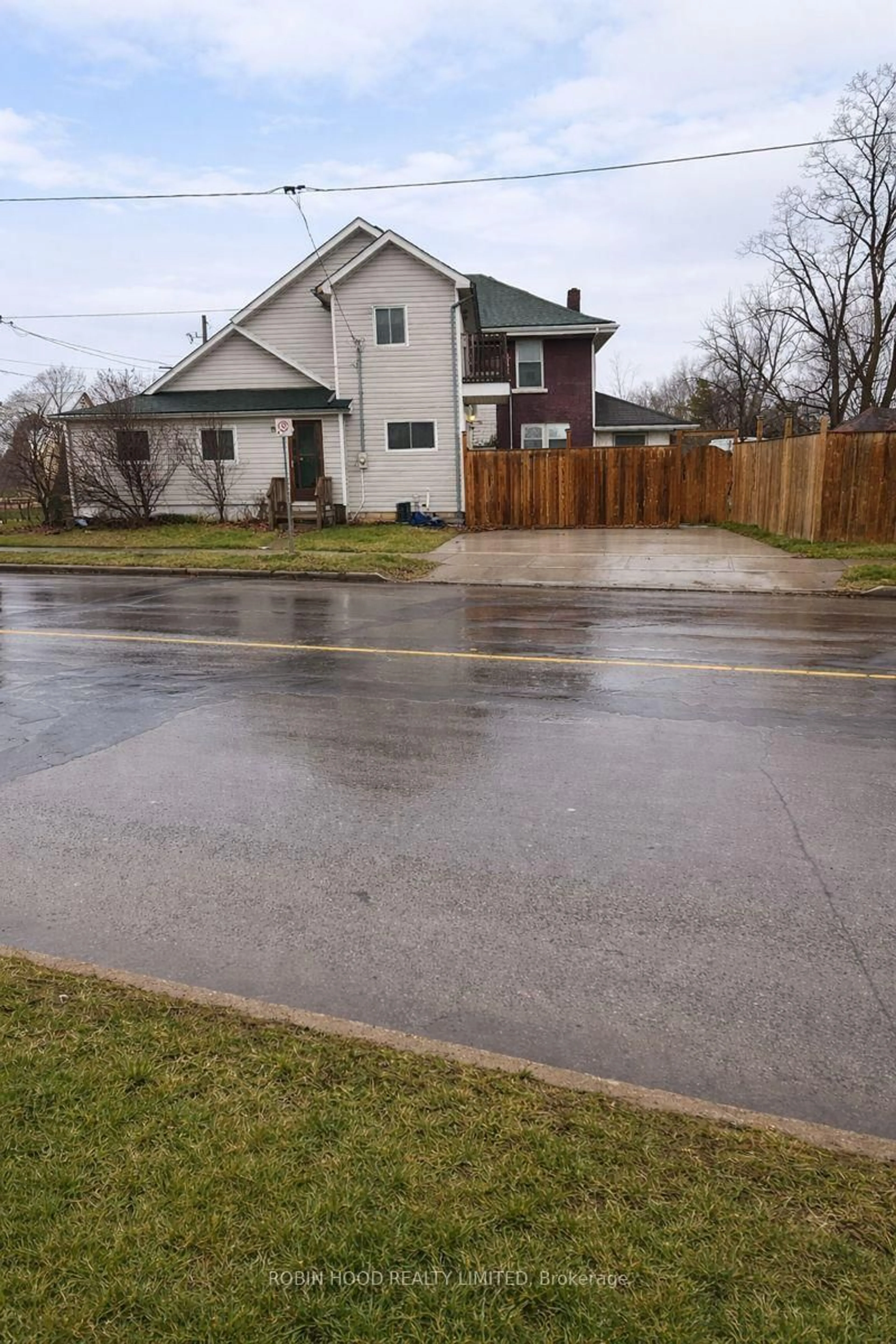 Unknown for 140 Dorothy St, Welland Ontario L3B 3V9