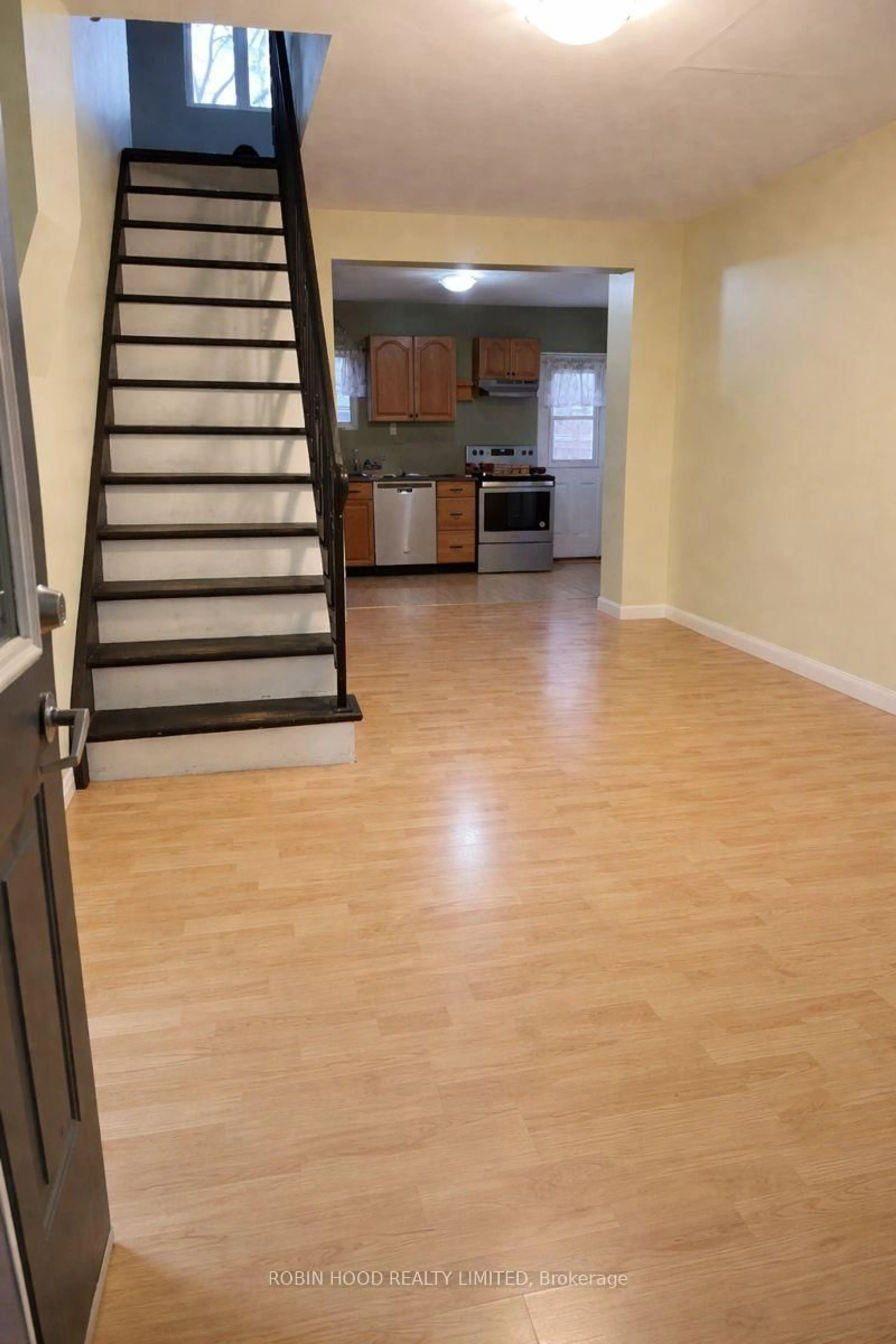 A pic of a room for 140 Dorothy St, Welland Ontario L3B 3V9