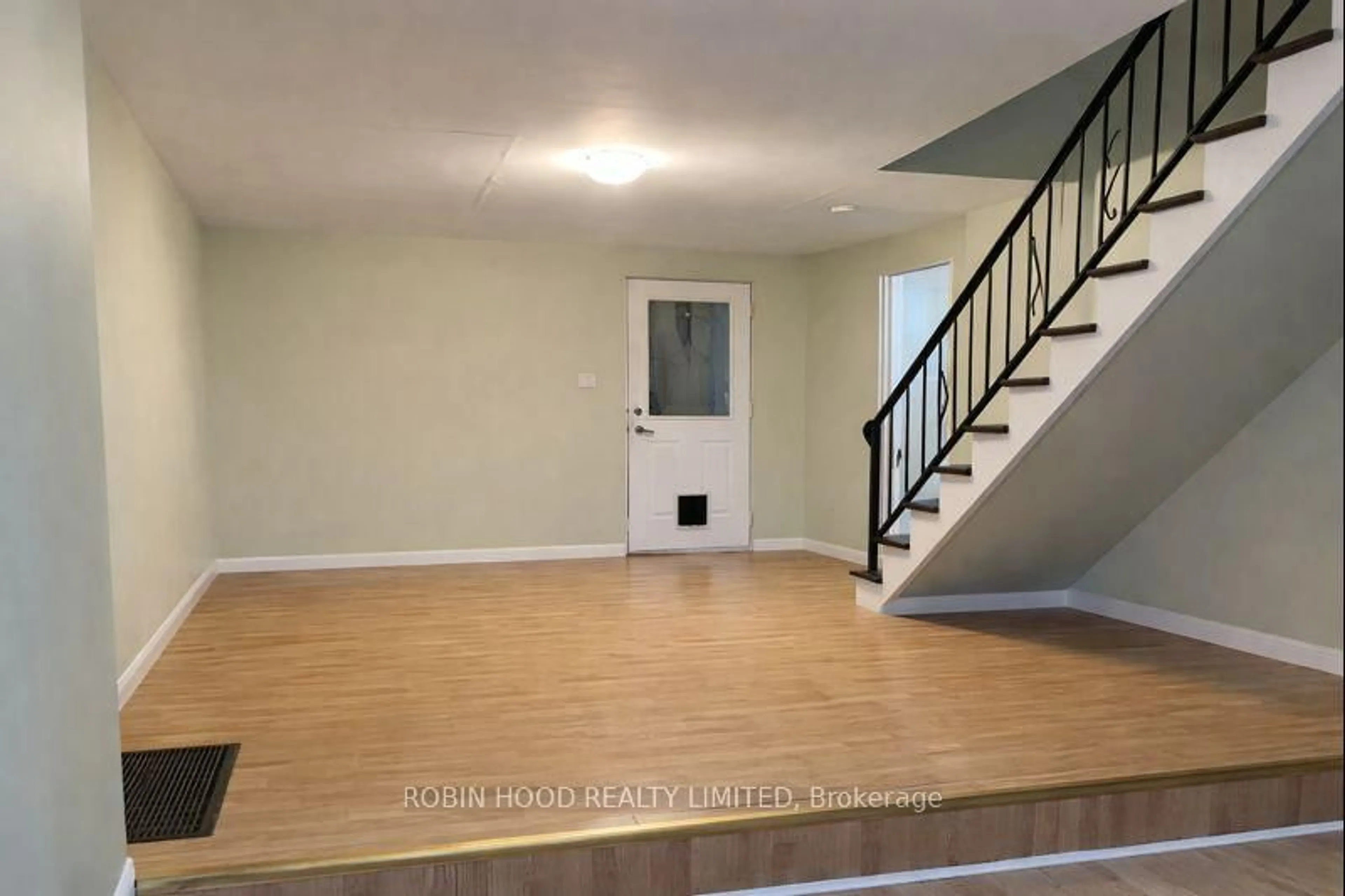 A pic of a room for 140 Dorothy St, Welland Ontario L3B 3V9