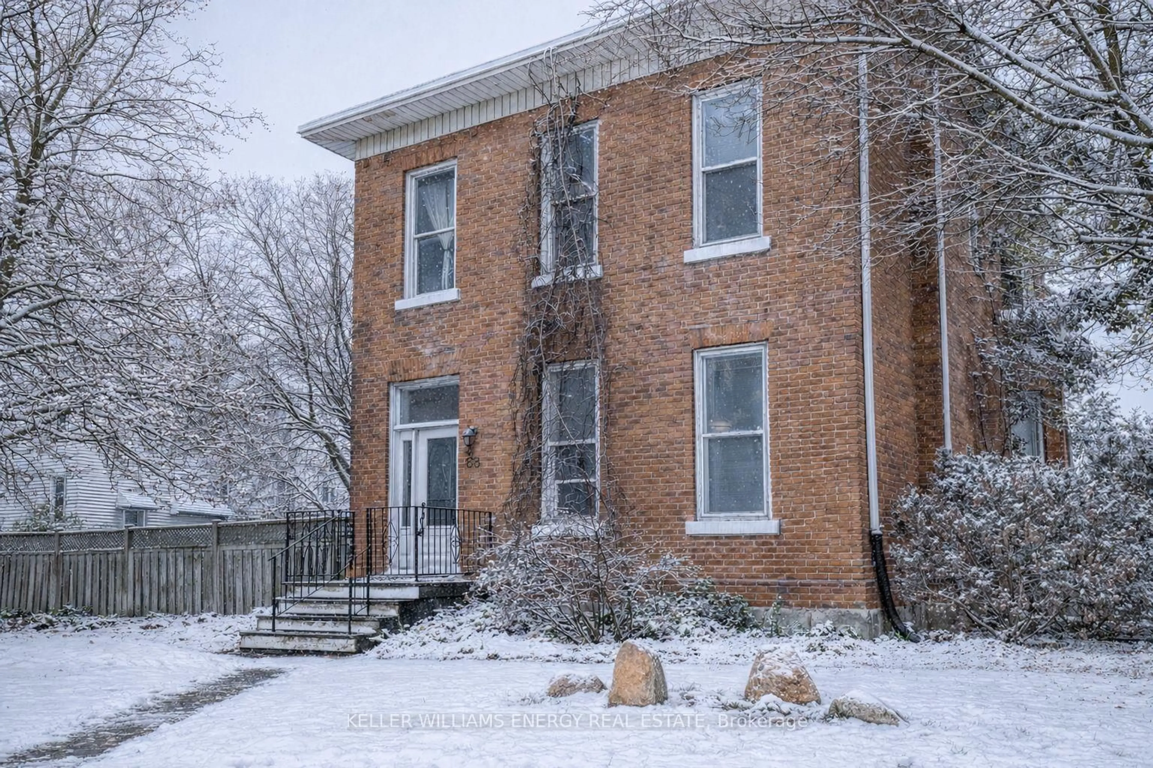 Home with brick exterior material, building for 88 Wellington St, Woodstock Ontario N4S 6R1