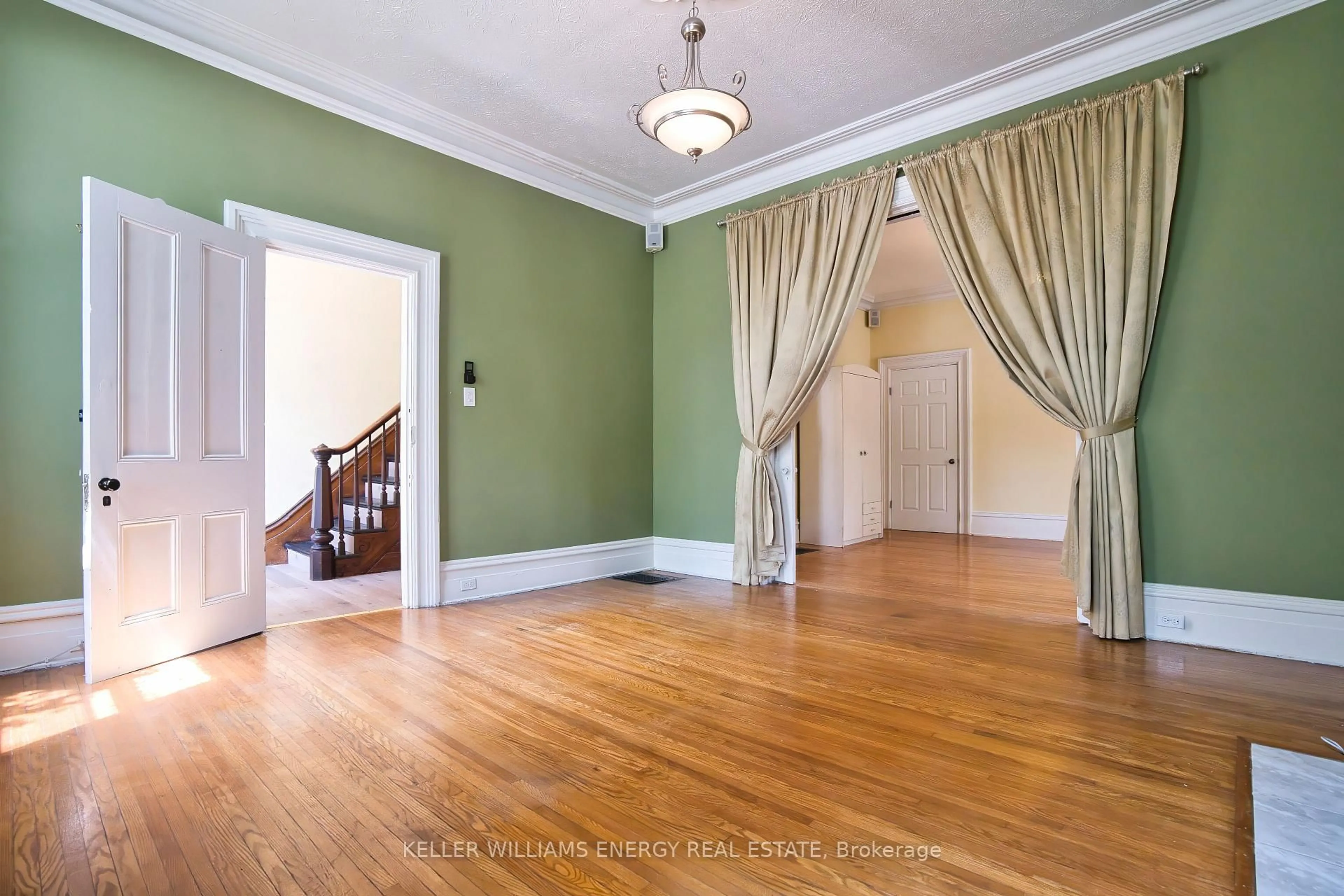 Unknown for 88 Wellington St, Woodstock Ontario N4S 6R1