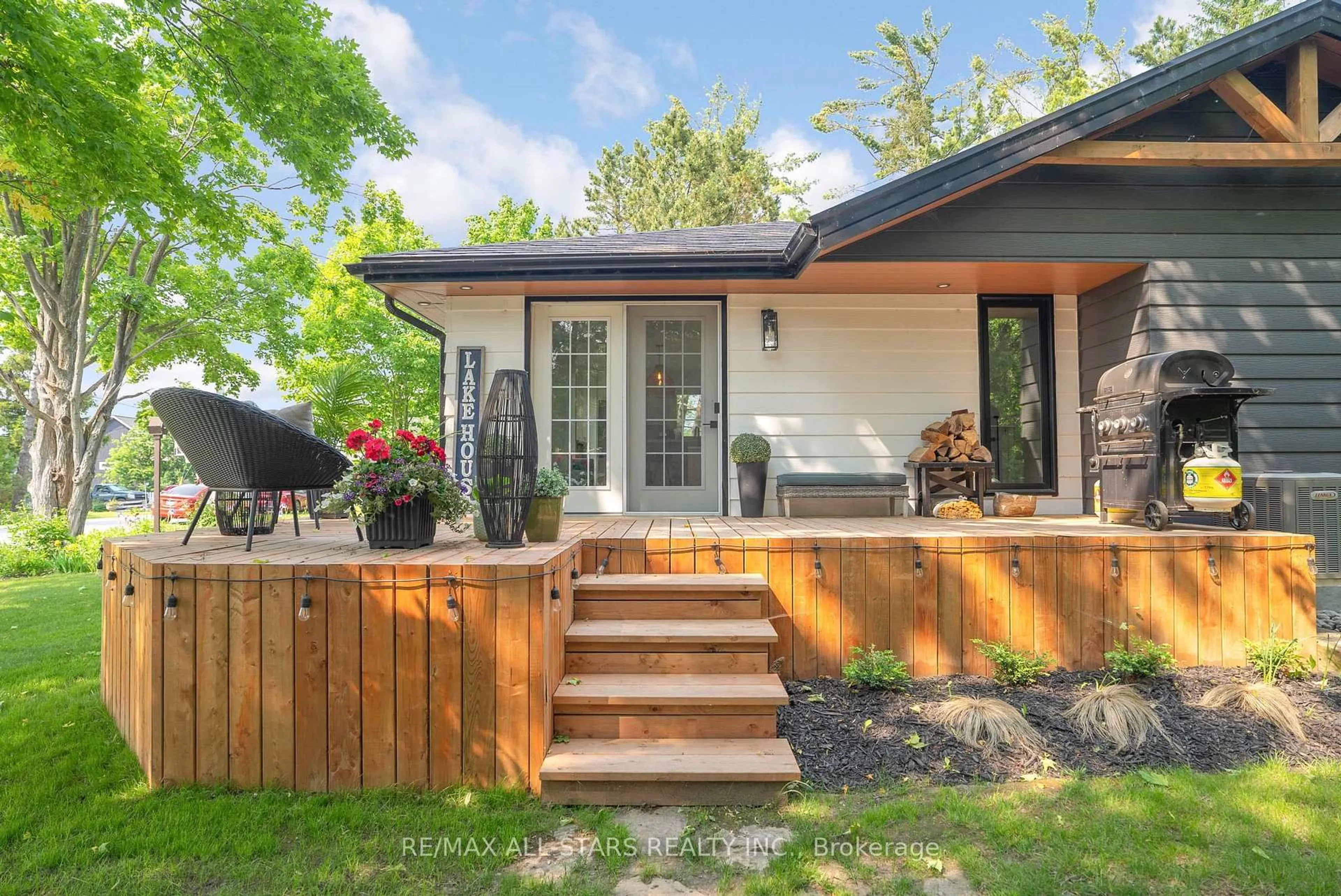 Patio, street for 194 Snug Harbour Rd, Kawartha Lakes Ontario K9V 4R6