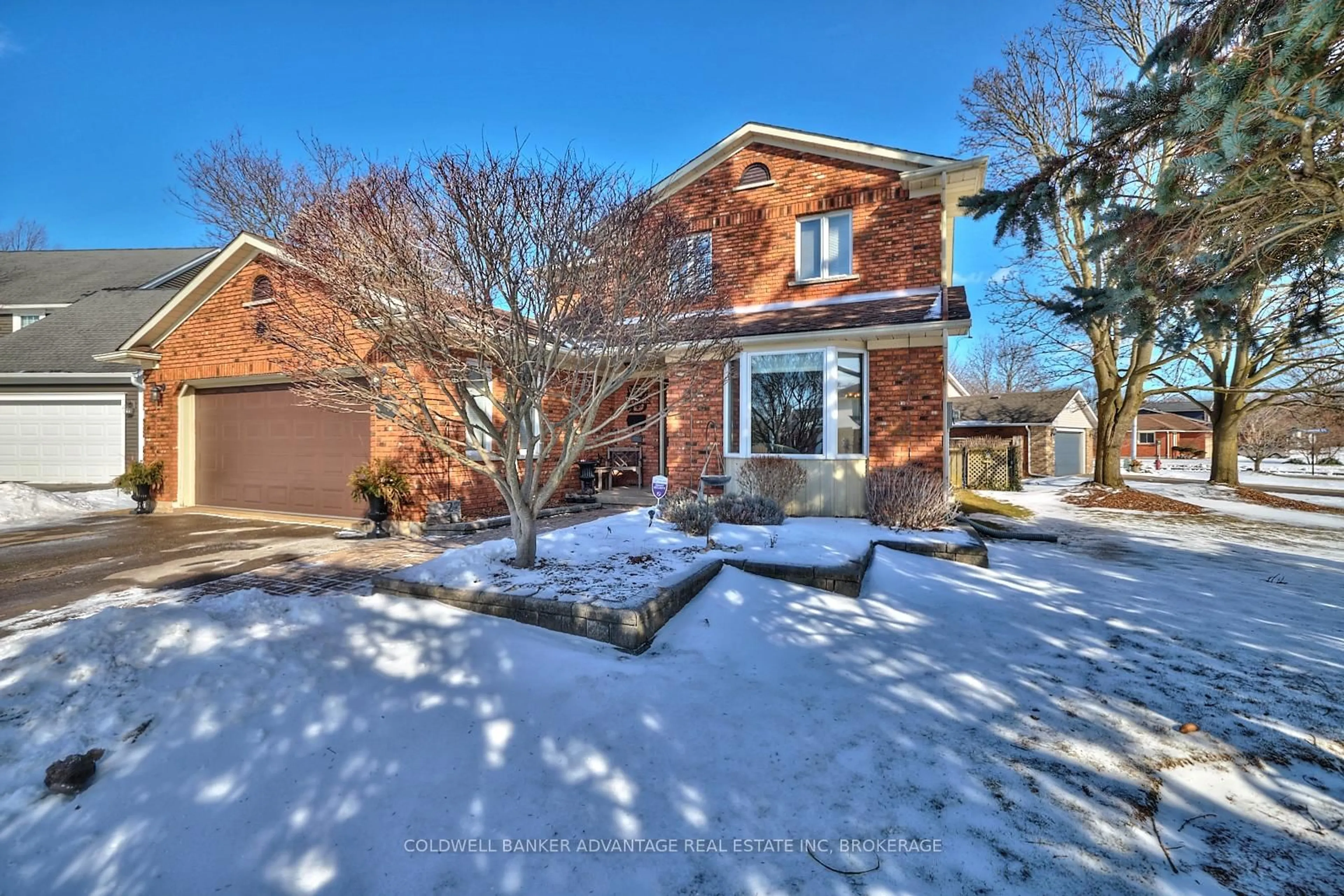 Home with brick exterior material, street for 28 Dixon Cres, Welland Ontario L3C 6P4