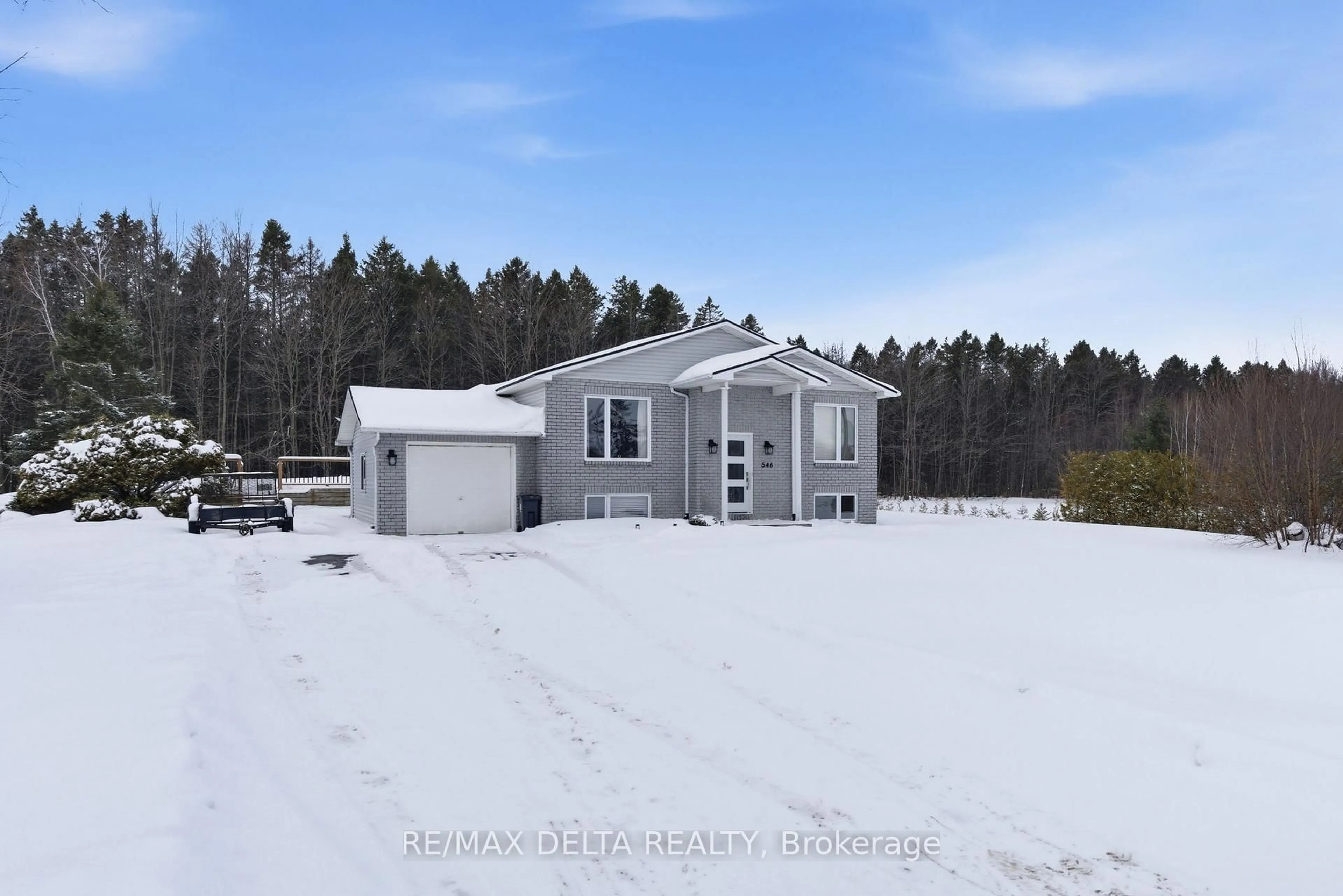 A pic from outside/outdoor area/front of a property/back of a property/a pic from drone, unknown for 546 Devista Blvd, Alfred and Plantagenet Ontario K0B 1A0