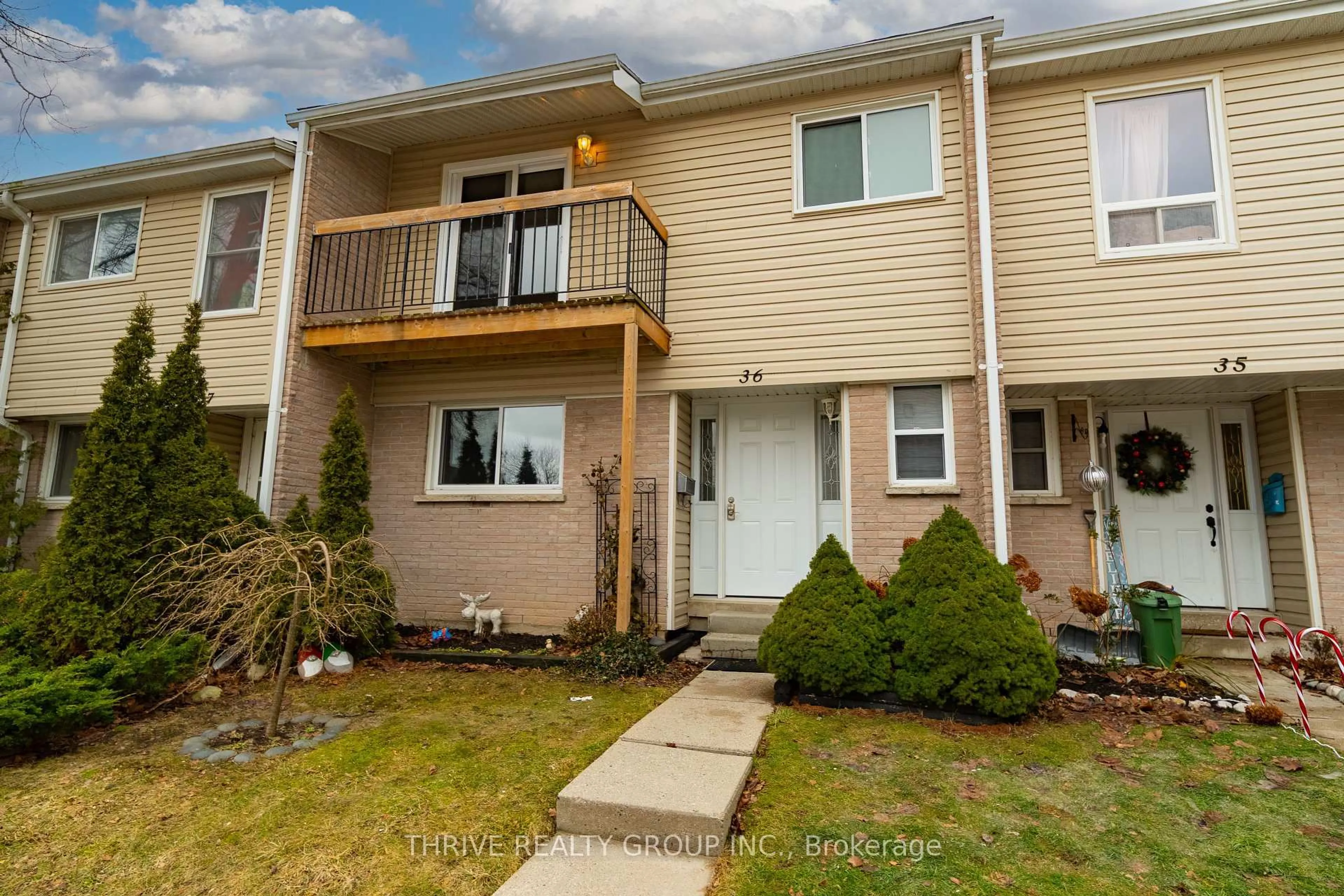 Home with vinyl exterior material, street for 669 Osgoode Dr #36, London South Ontario N6E 2C7