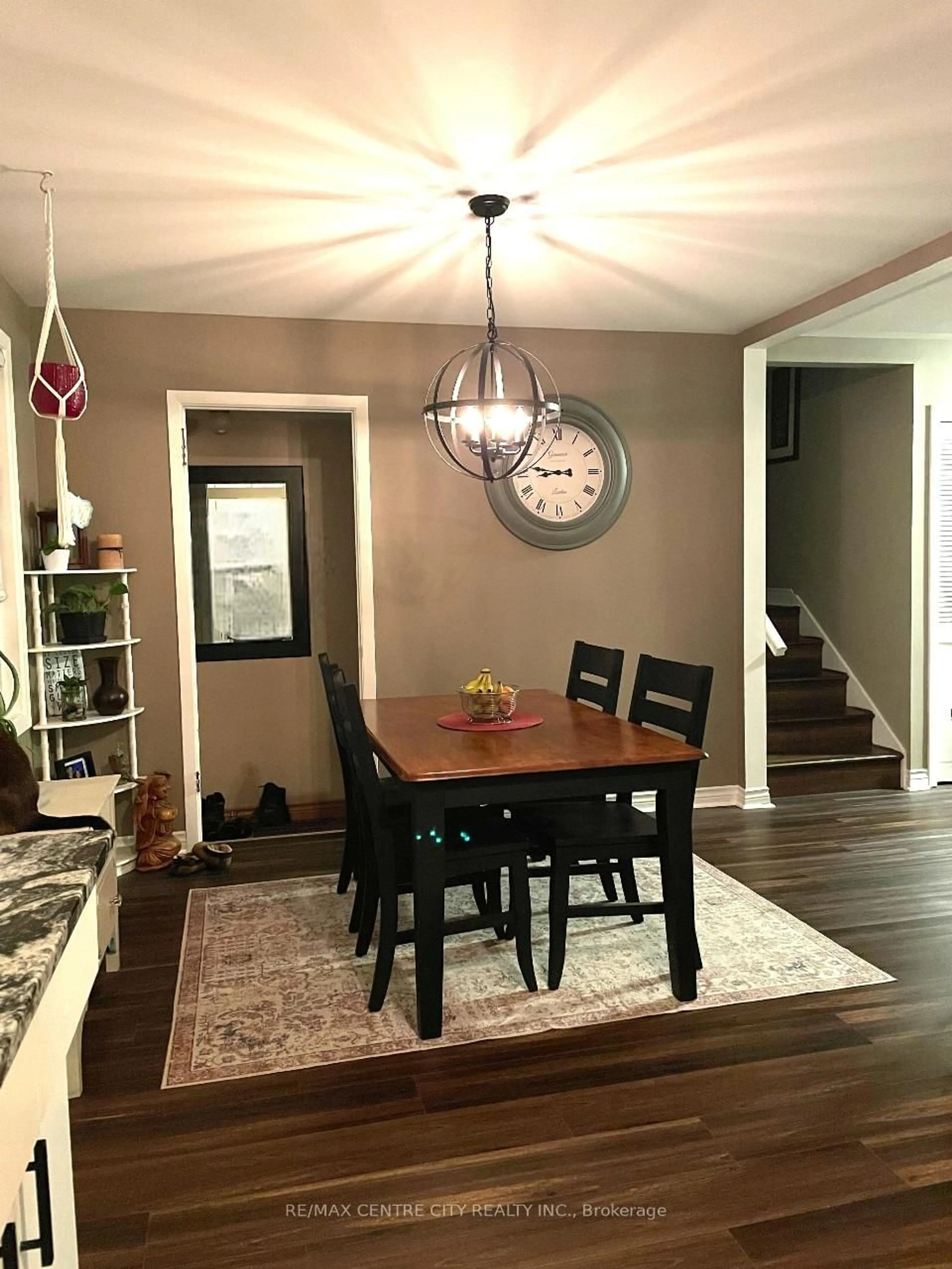 Dining room, wood/laminate floor for 91 Clarence St, Strathroy-Caradoc Ontario N7G 1H2