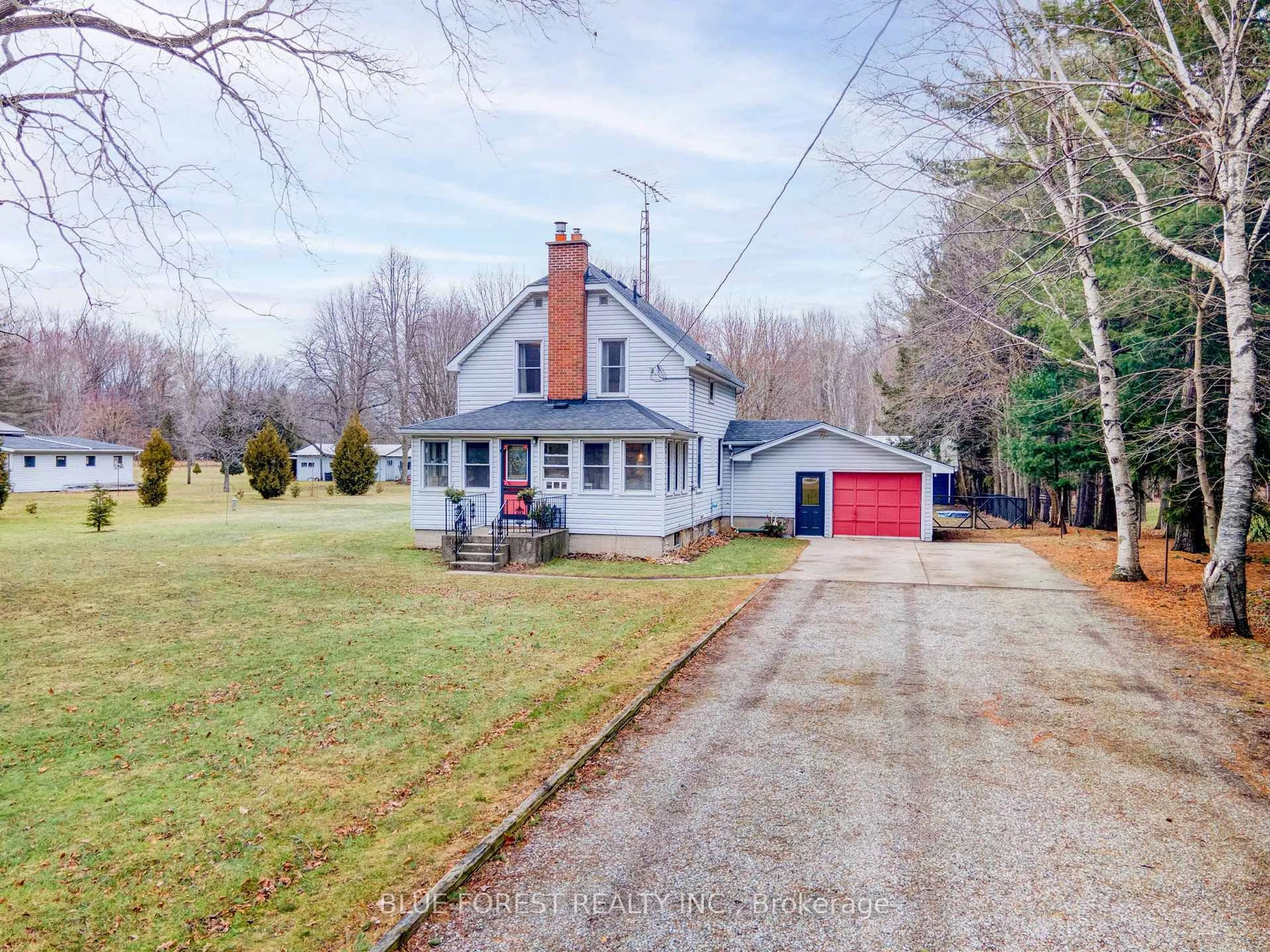 A pic from outside/outdoor area/front of a property/back of a property/a pic from drone, street for 9868 GRAHAM Rd, West Elgin Ontario N0L 2P0