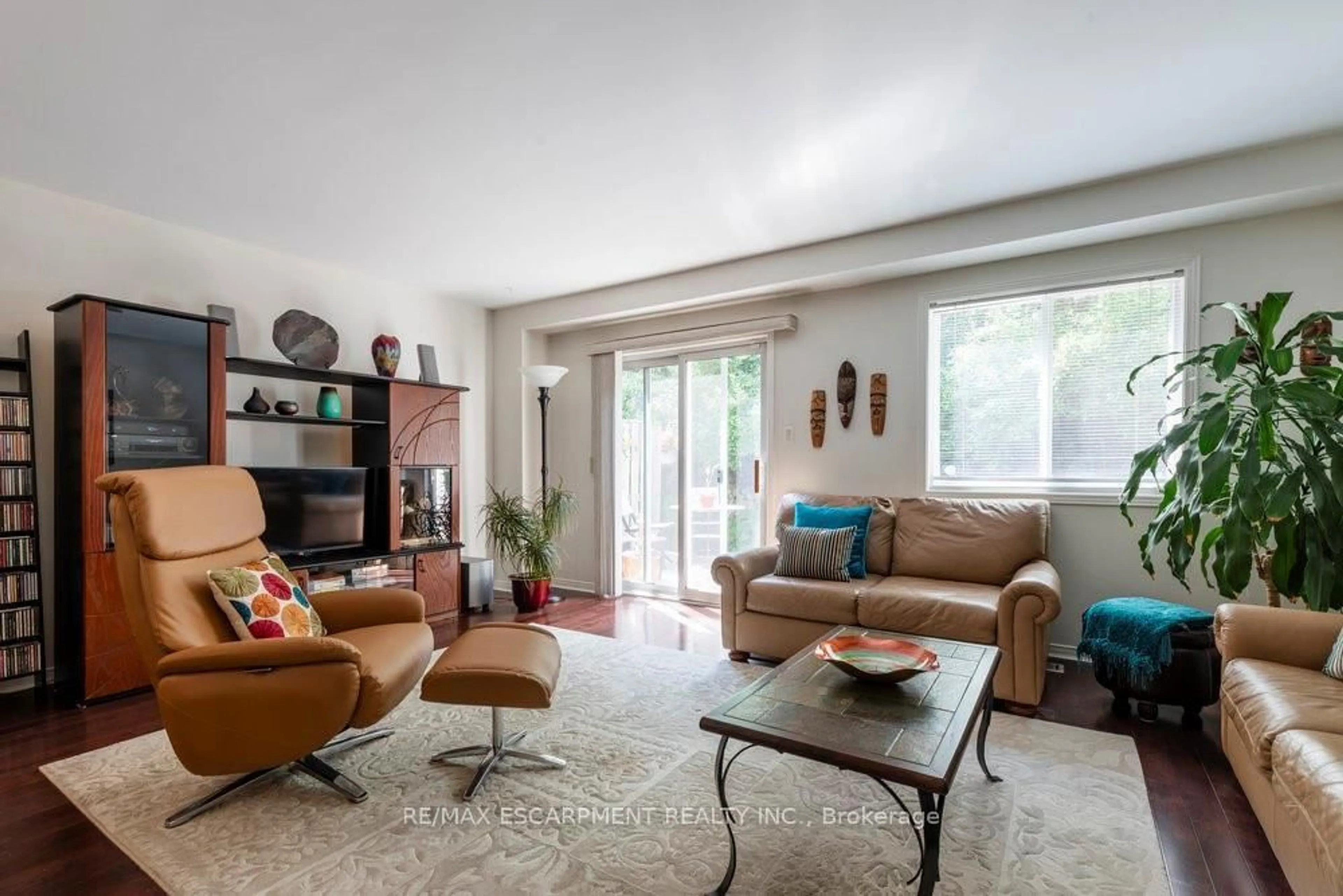 Living room with furniture, unknown for 31 Moss Blvd #1, Hamilton Ontario L9H 7A6