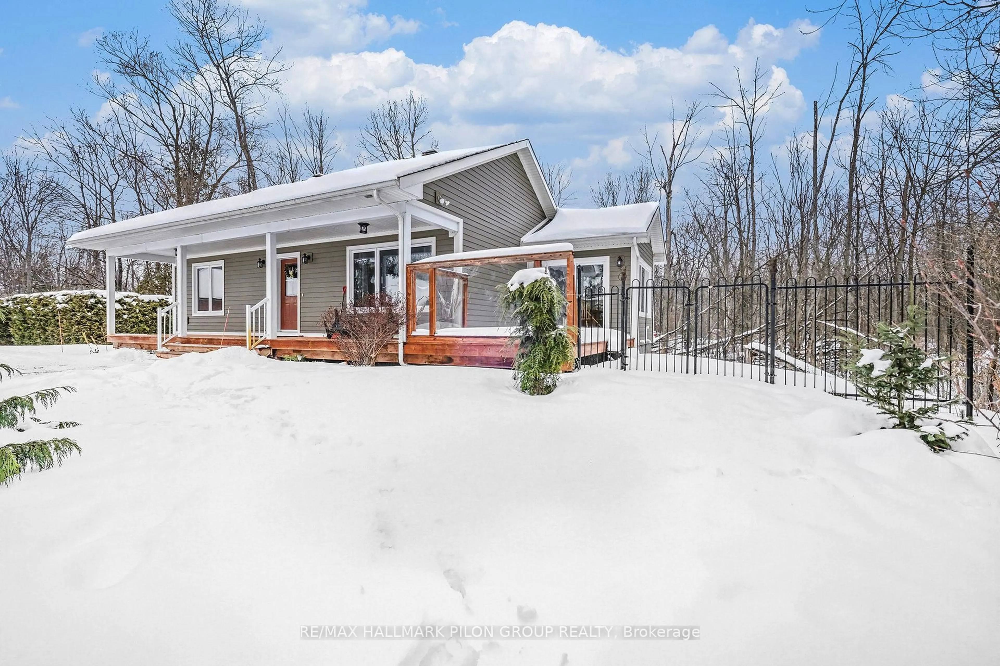 A pic from outside/outdoor area/front of a property/back of a property/a pic from drone, water/lake/river/ocean view for 1717 Lakeshore Dr, Greely Ontario K4P 1H1