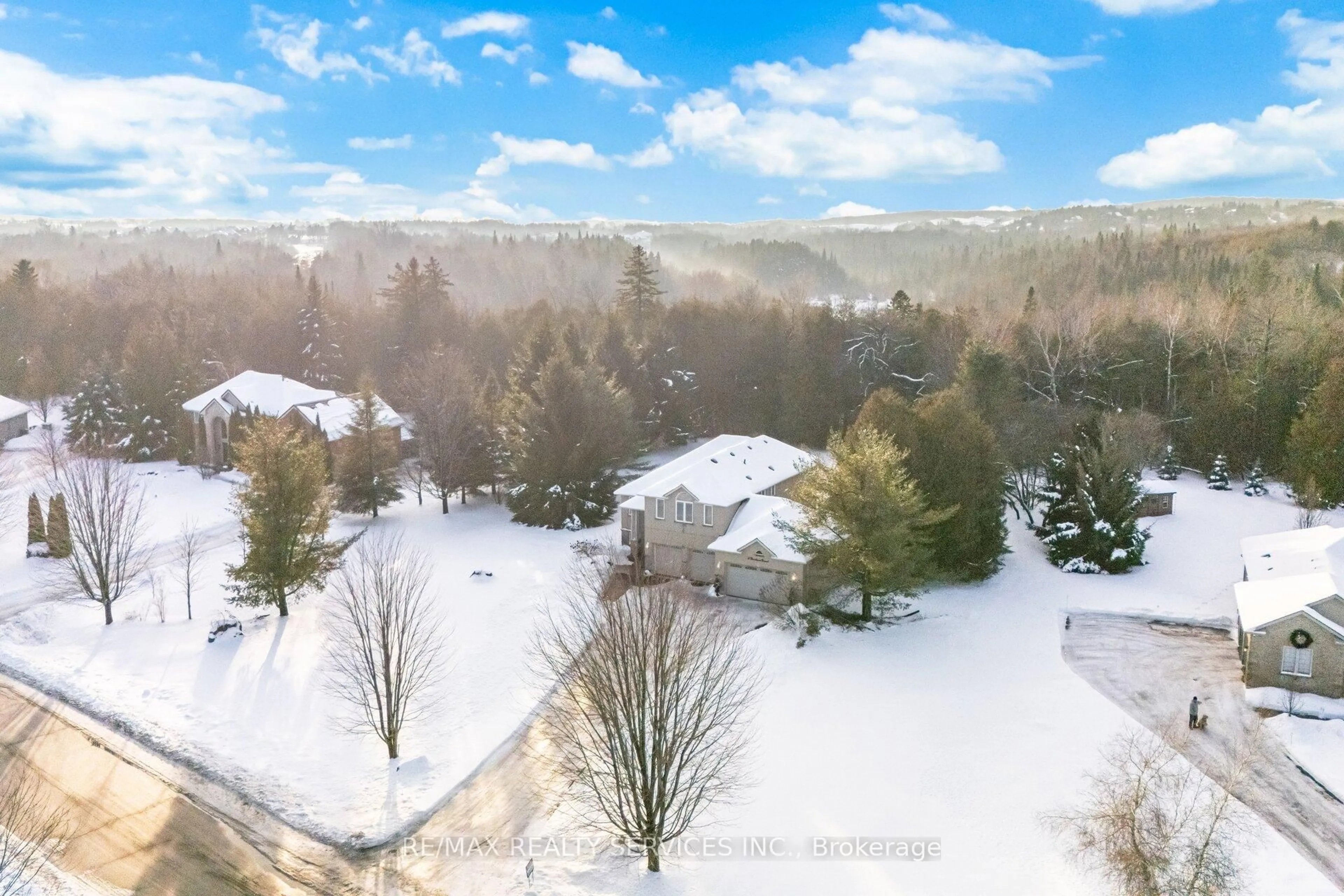 A pic from outside/outdoor area/front of a property/back of a property/a pic from drone, forest/trees view for 47 Brookhaven Cres, East Garafraxa Ontario L9W 7M9
