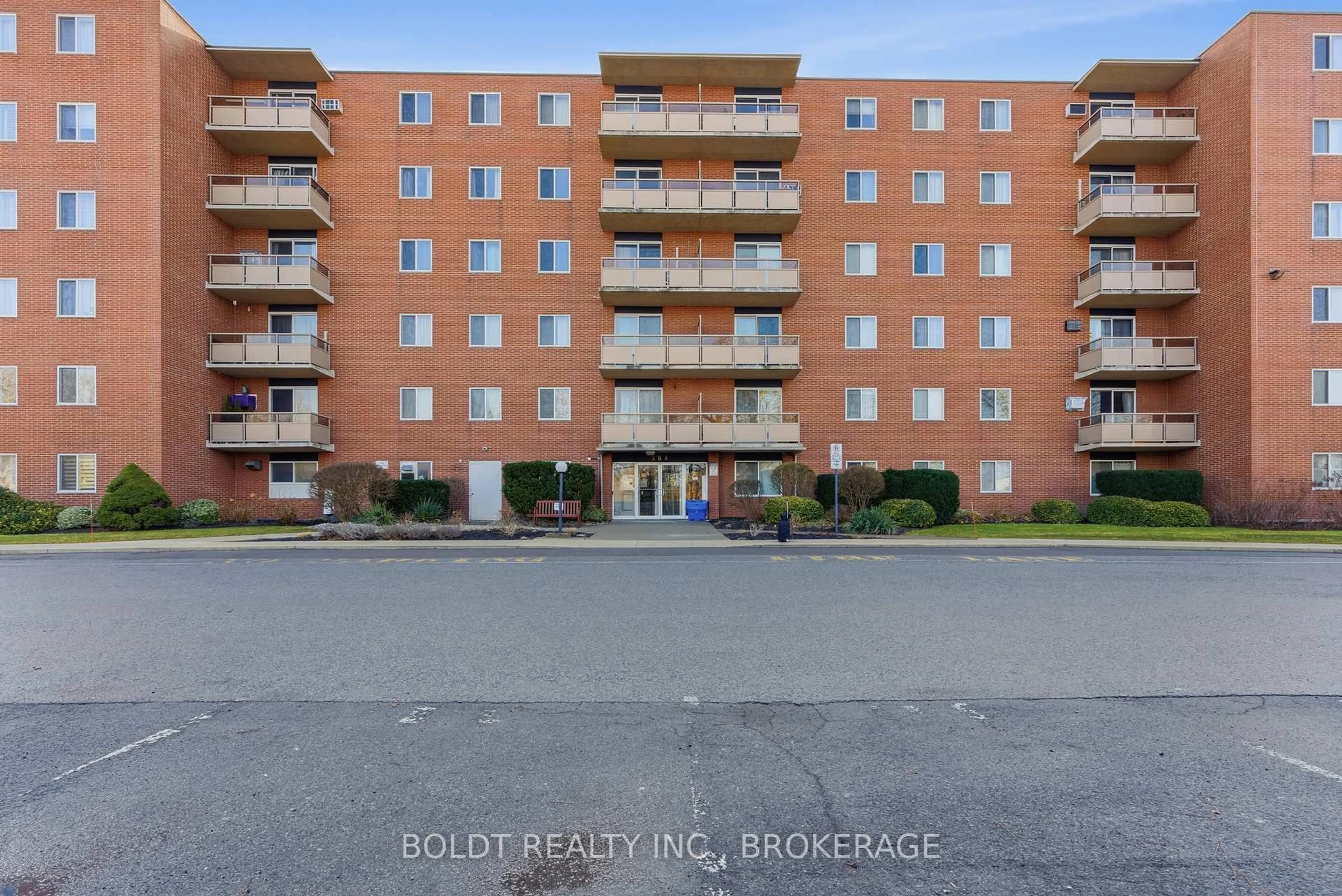 A pic from outside/outdoor area/front of a property/back of a property/a pic from drone, street for 264 Grantham Ave #107, St. Catharines Ontario L2P 3H1