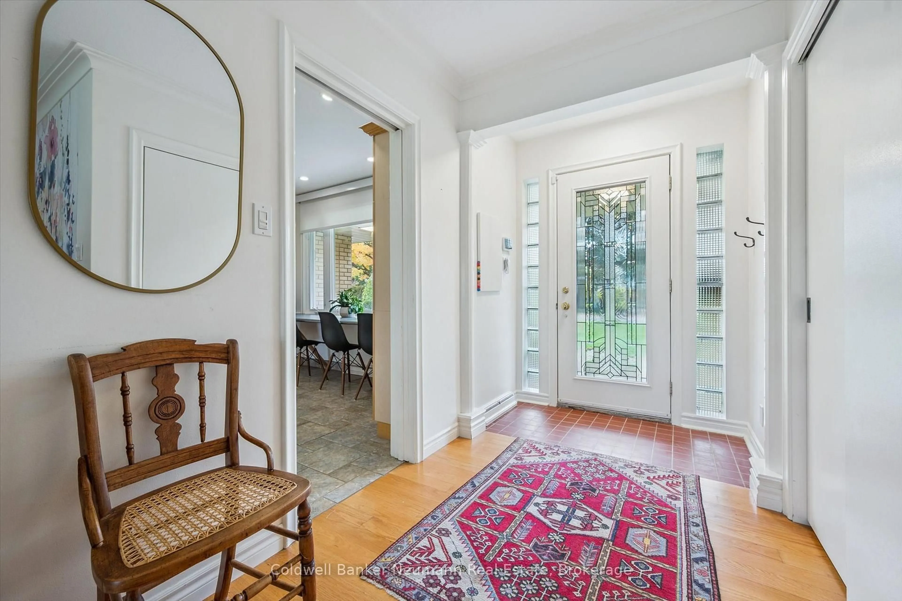 Indoor entryway for 36 Harcourt Dr, Guelph Ontario N1G 1J6