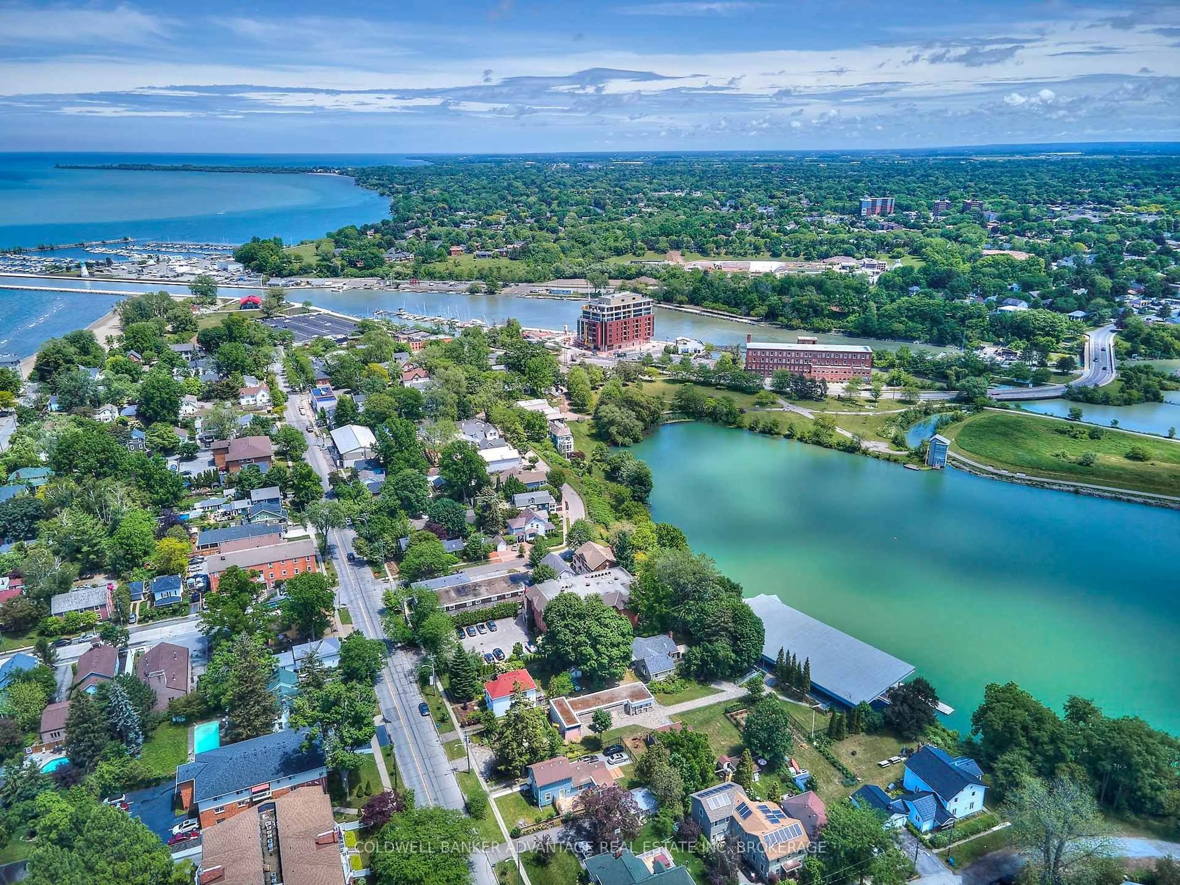 A pic from outside/outdoor area/front of a property/back of a property/a pic from drone, water/lake/river/ocean view for 75 Lakeport Rd, St. Catharines Ontario L2N 4P9