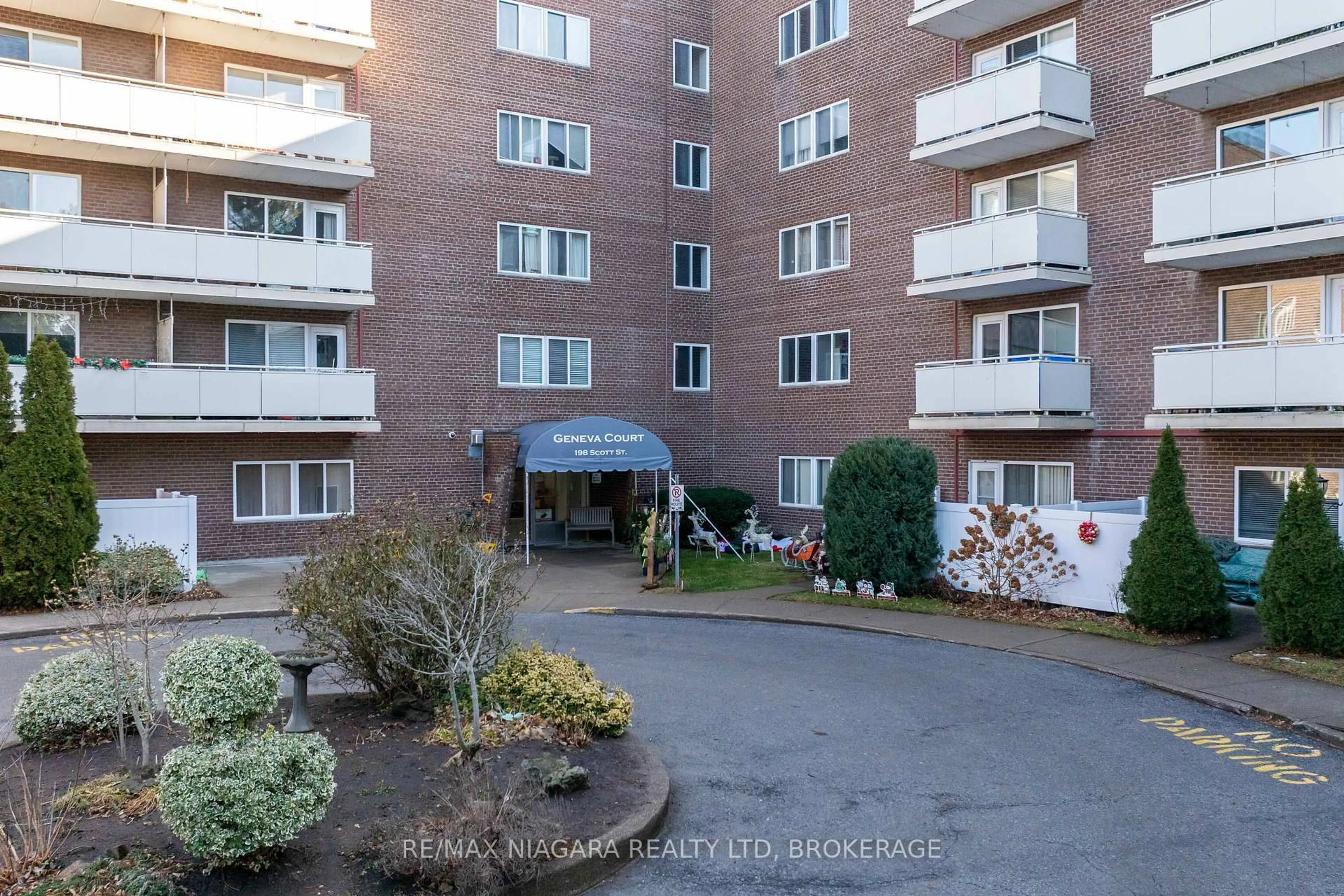 A pic from outside/outdoor area/front of a property/back of a property/a pic from drone, unknown for 198 SCOTT St #410, St. Catharines Ontario L2N 5T3