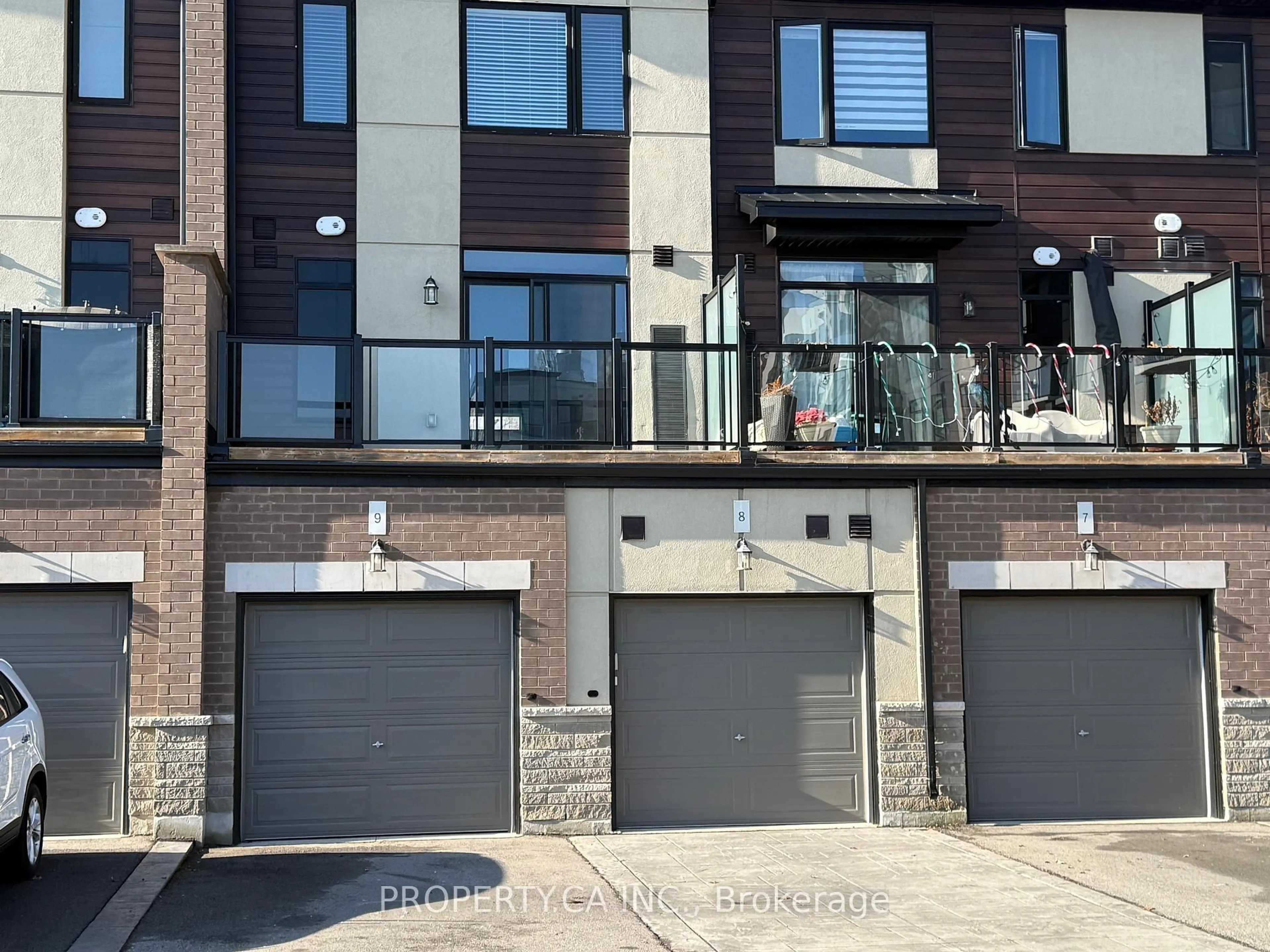 Home with brick exterior material, street for 590 North Service Rd #9, Hamilton Ontario L8E 0K5