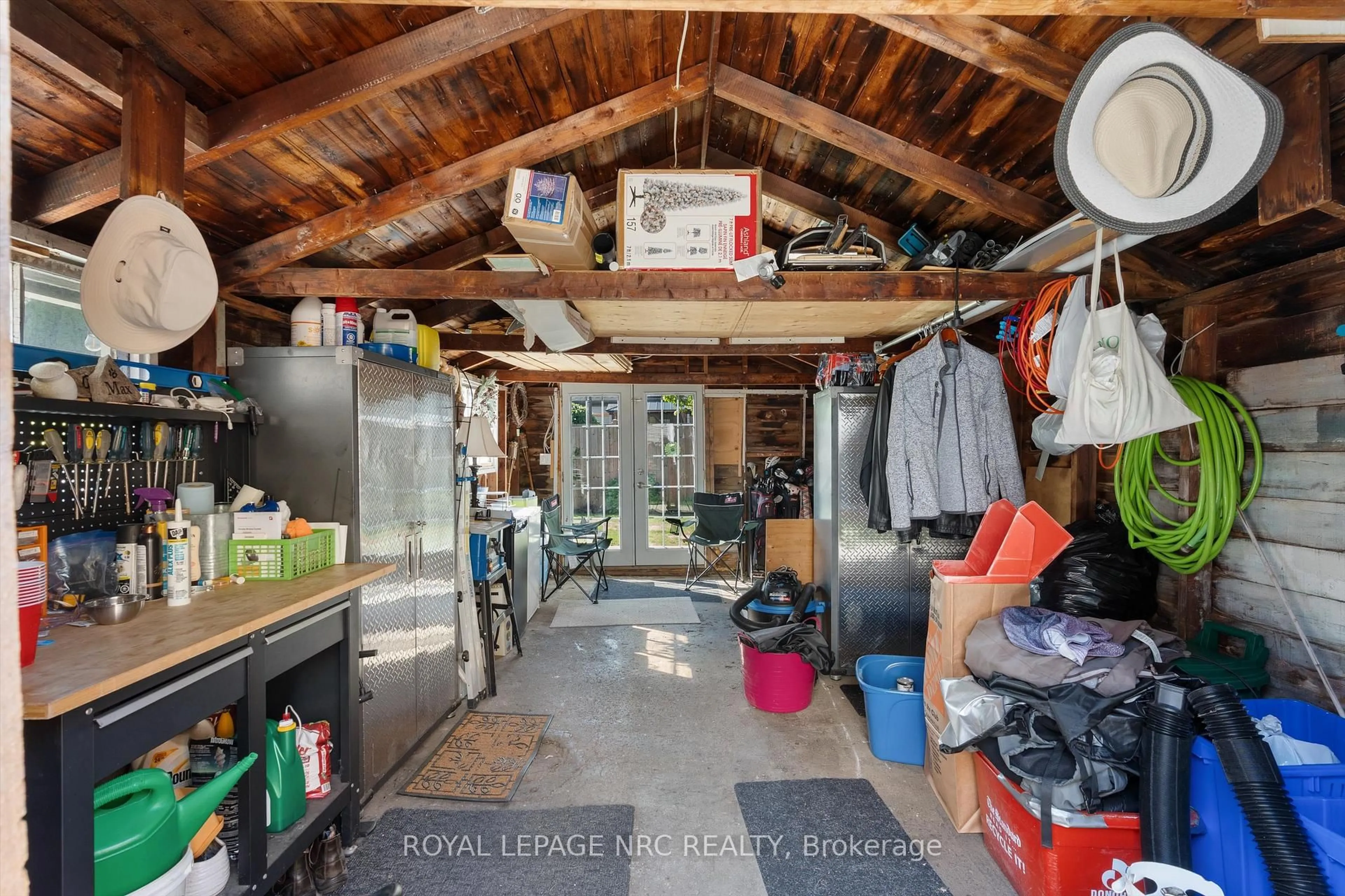 Indoor garage for 110 St. Patrick St, St. Catharines Ontario L2R 1K5