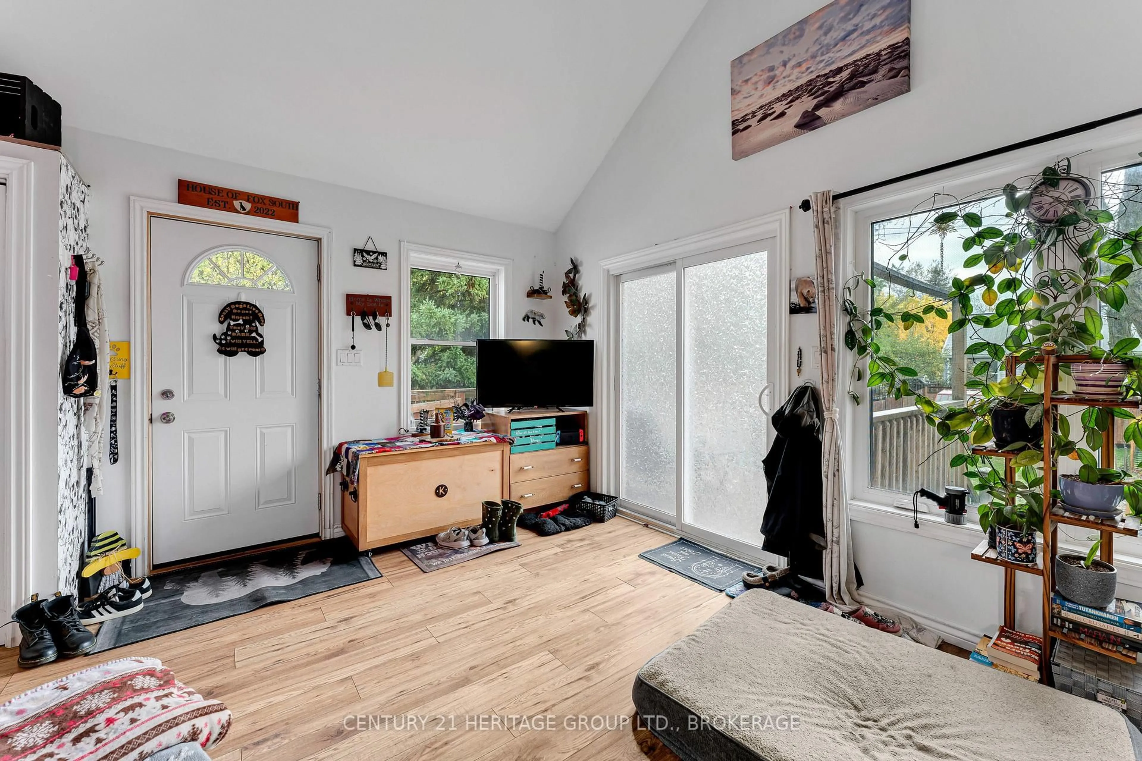 Indoor entryway for 336 Elliott Ave, Kingston Ontario K7K 2R3