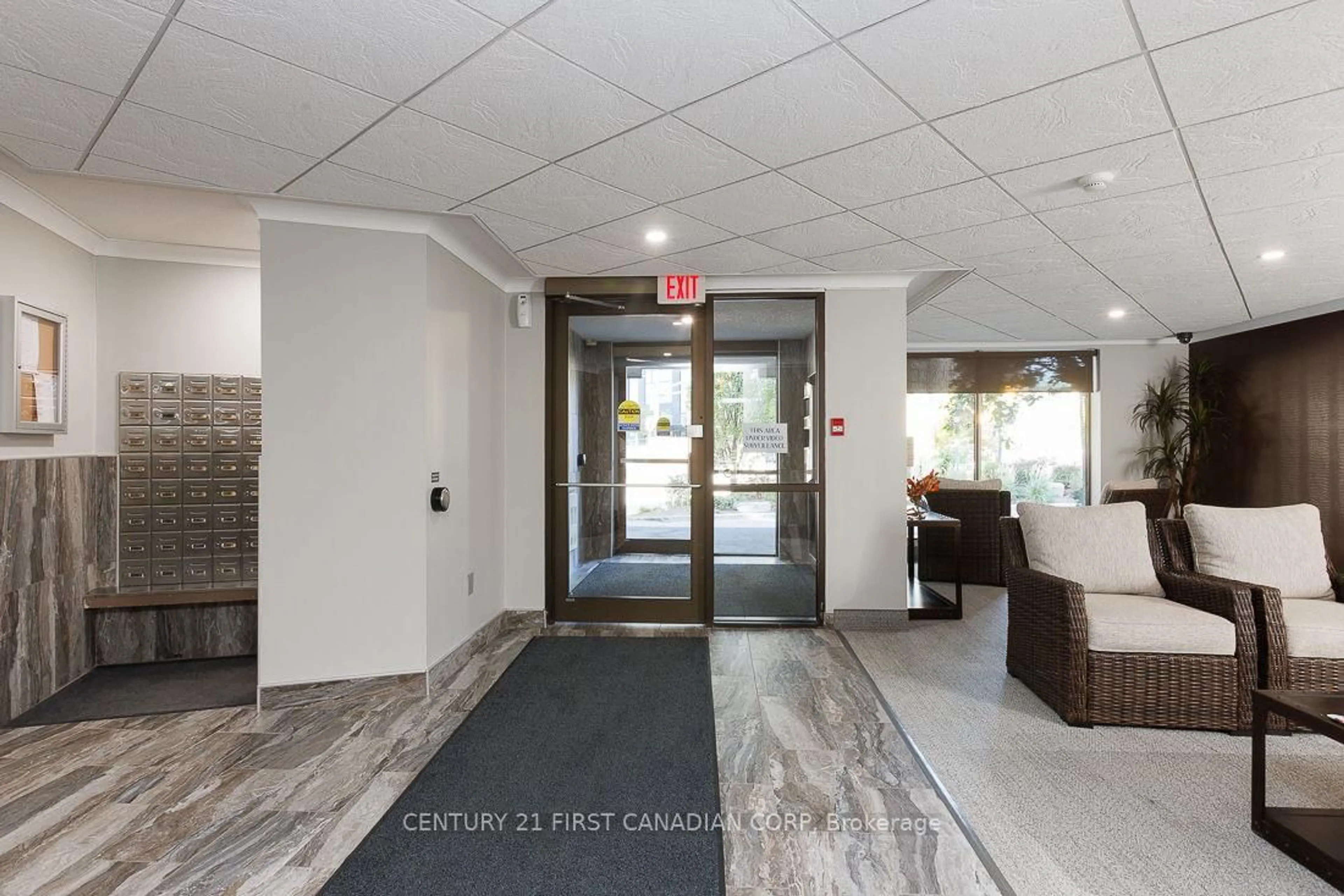 Indoor foyer for 500 Talbot St #503, London East Ontario N6A 2S3