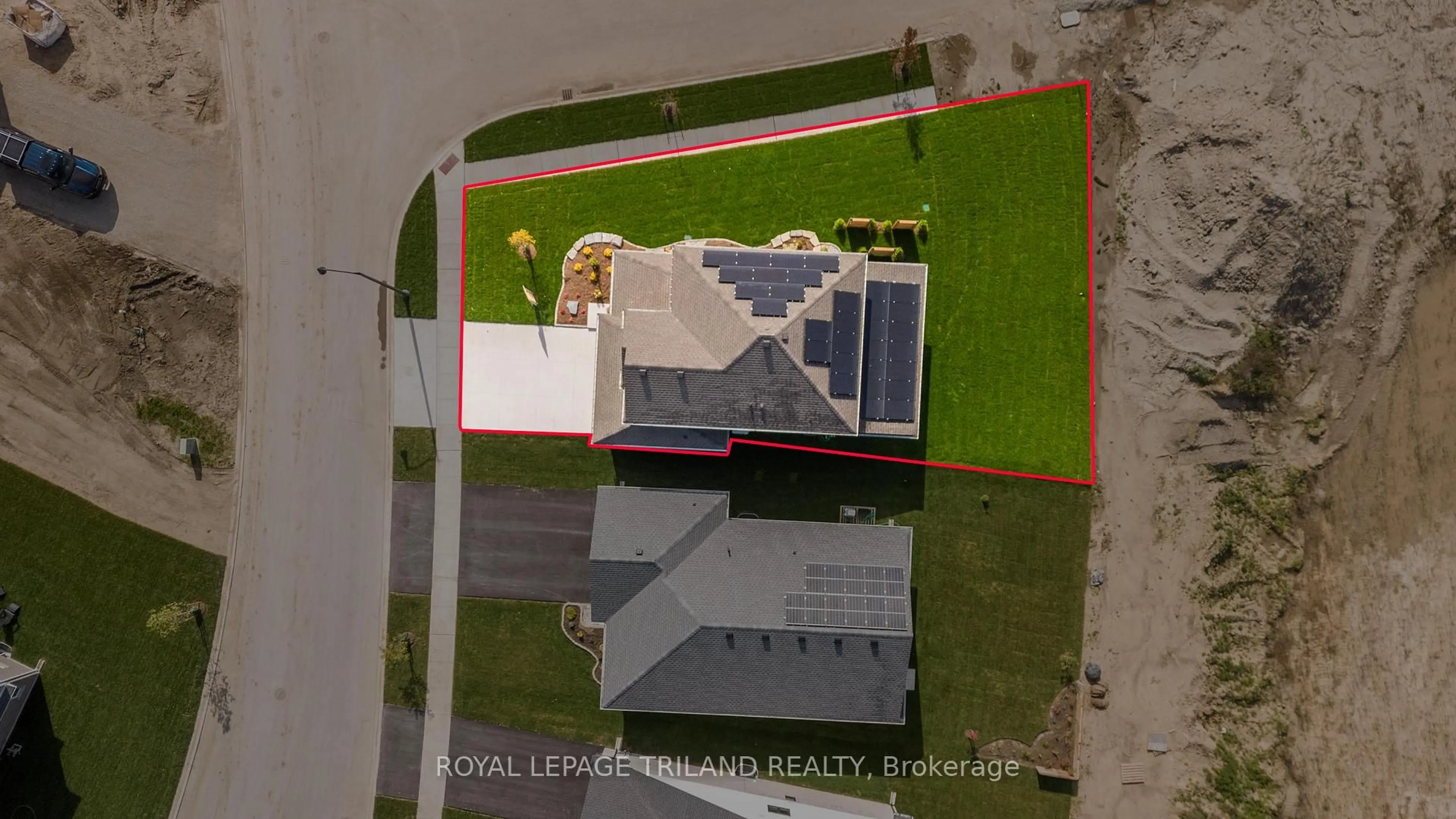 A pic from outside/outdoor area/front of a property/back of a property/a pic from drone, unknown for 31 SNOWY OWL Tr, Central Elgin Ontario N5R 0M6