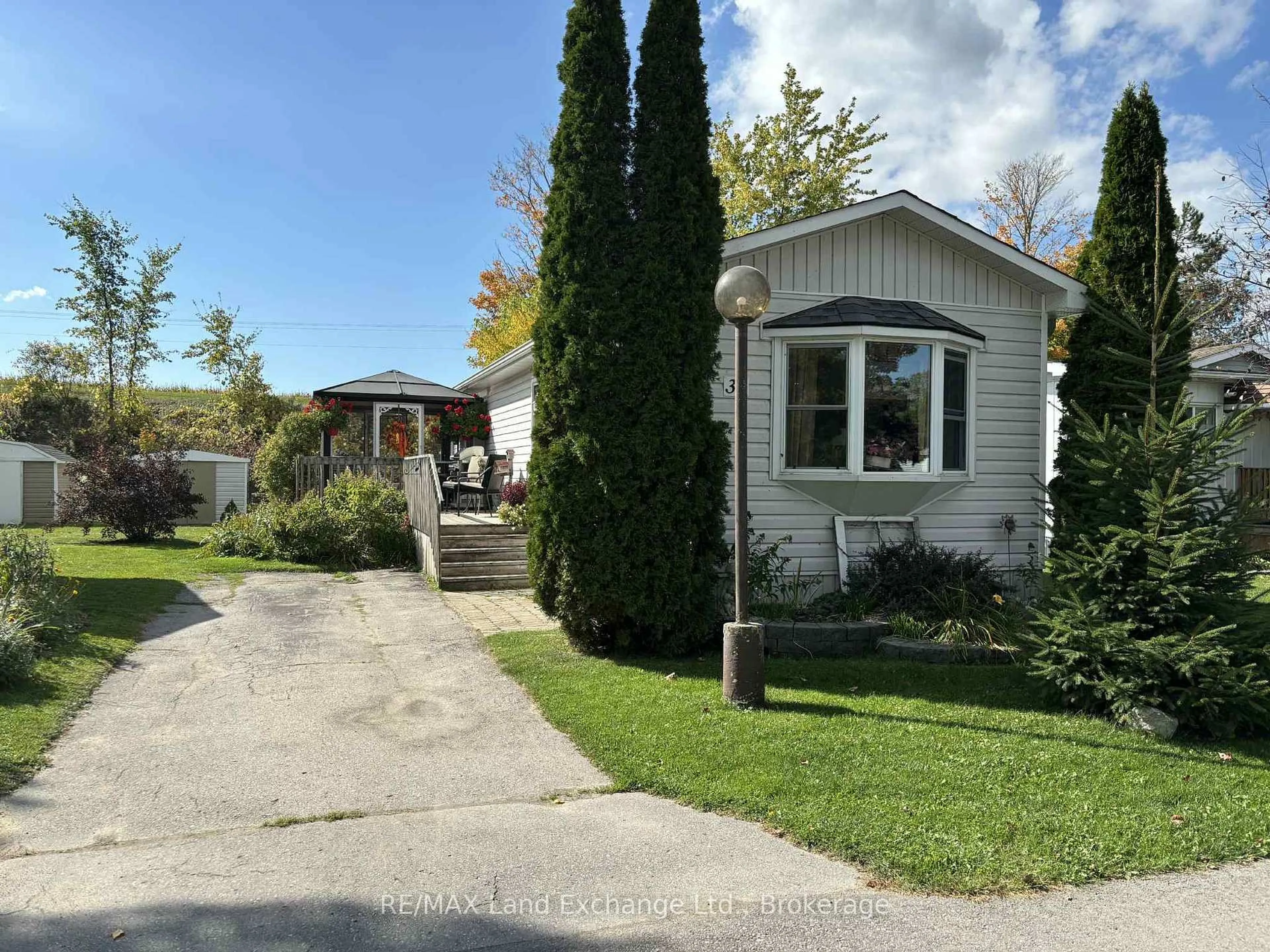 A pic from outside/outdoor area/front of a property/back of a property/a pic from drone, street for 35 Briarwood Cres, North Huron Ontario N0G 2W0